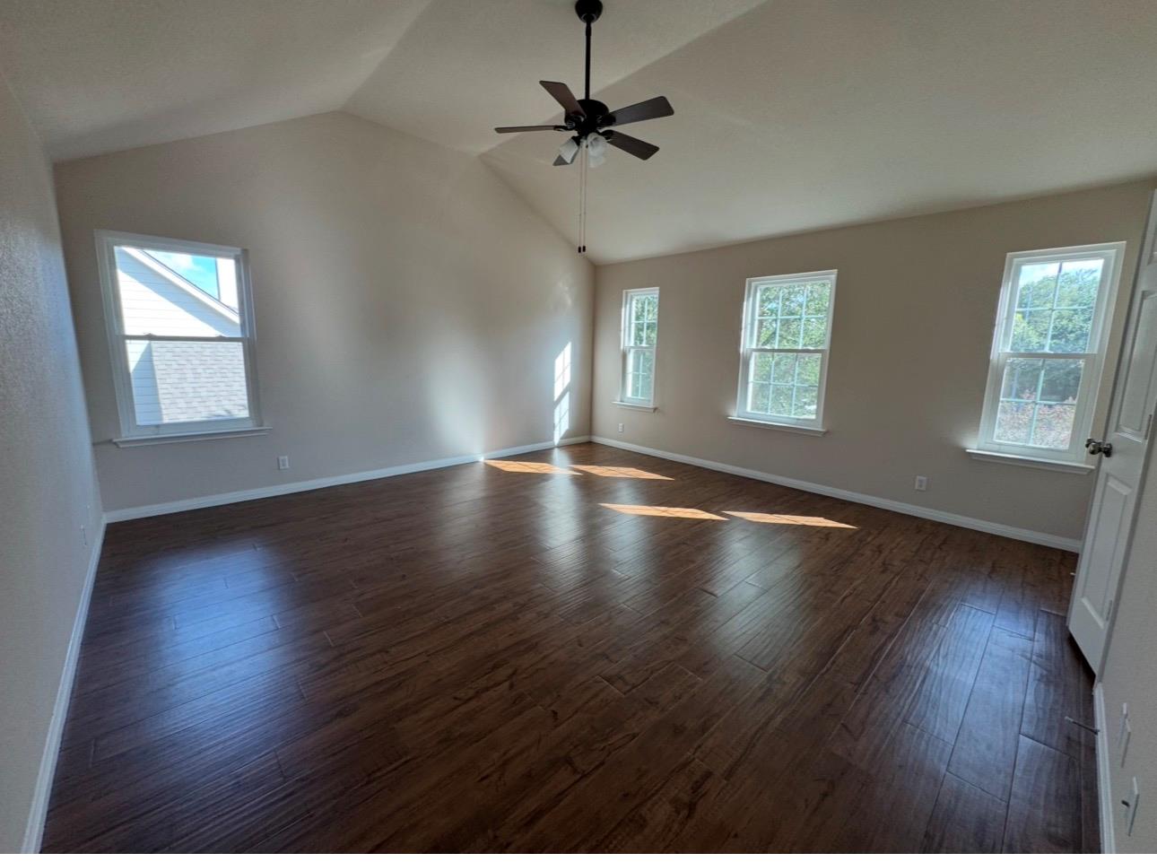 2037  Northview Dr, photo 9