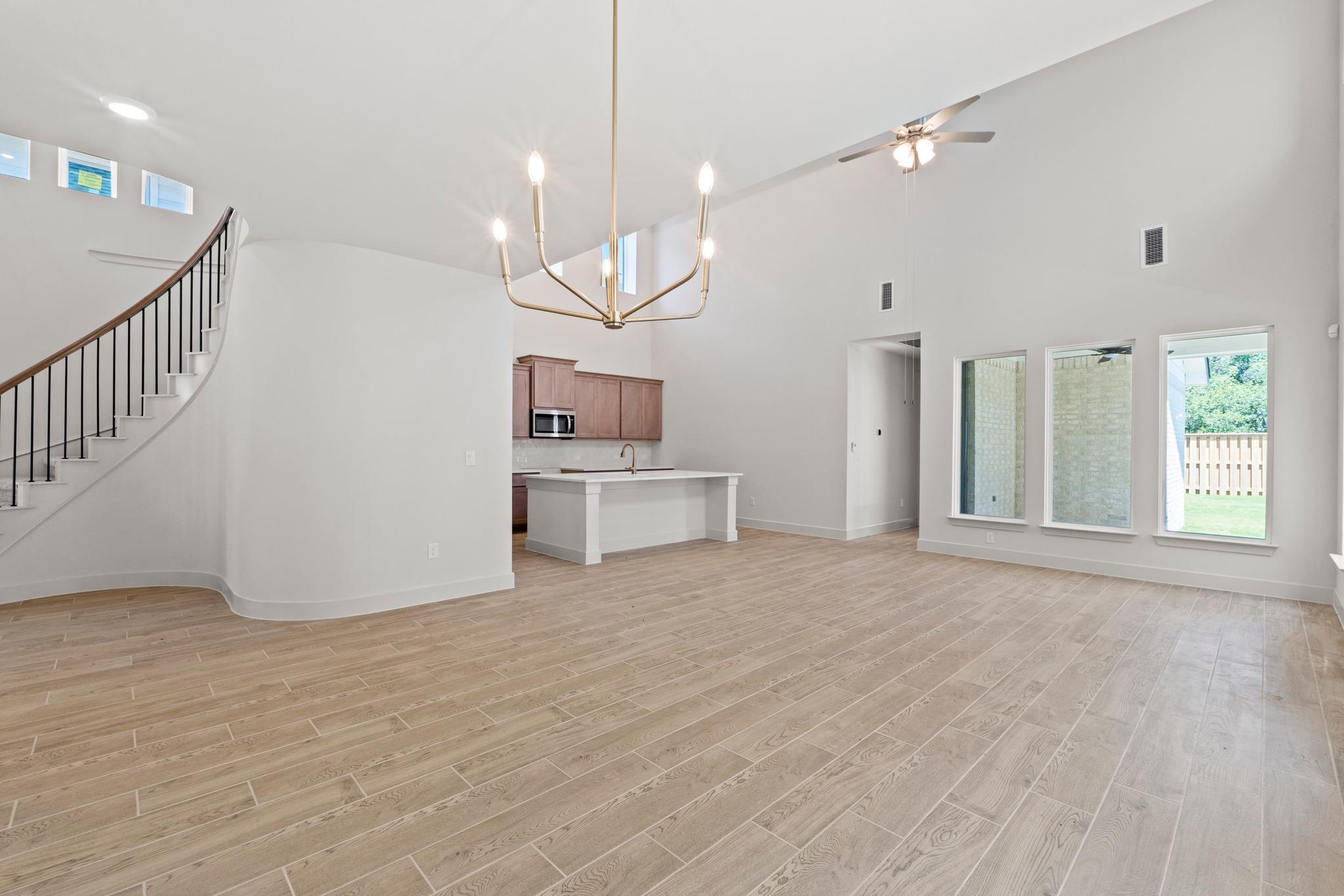 529  Buckaroo Dr, photo 2