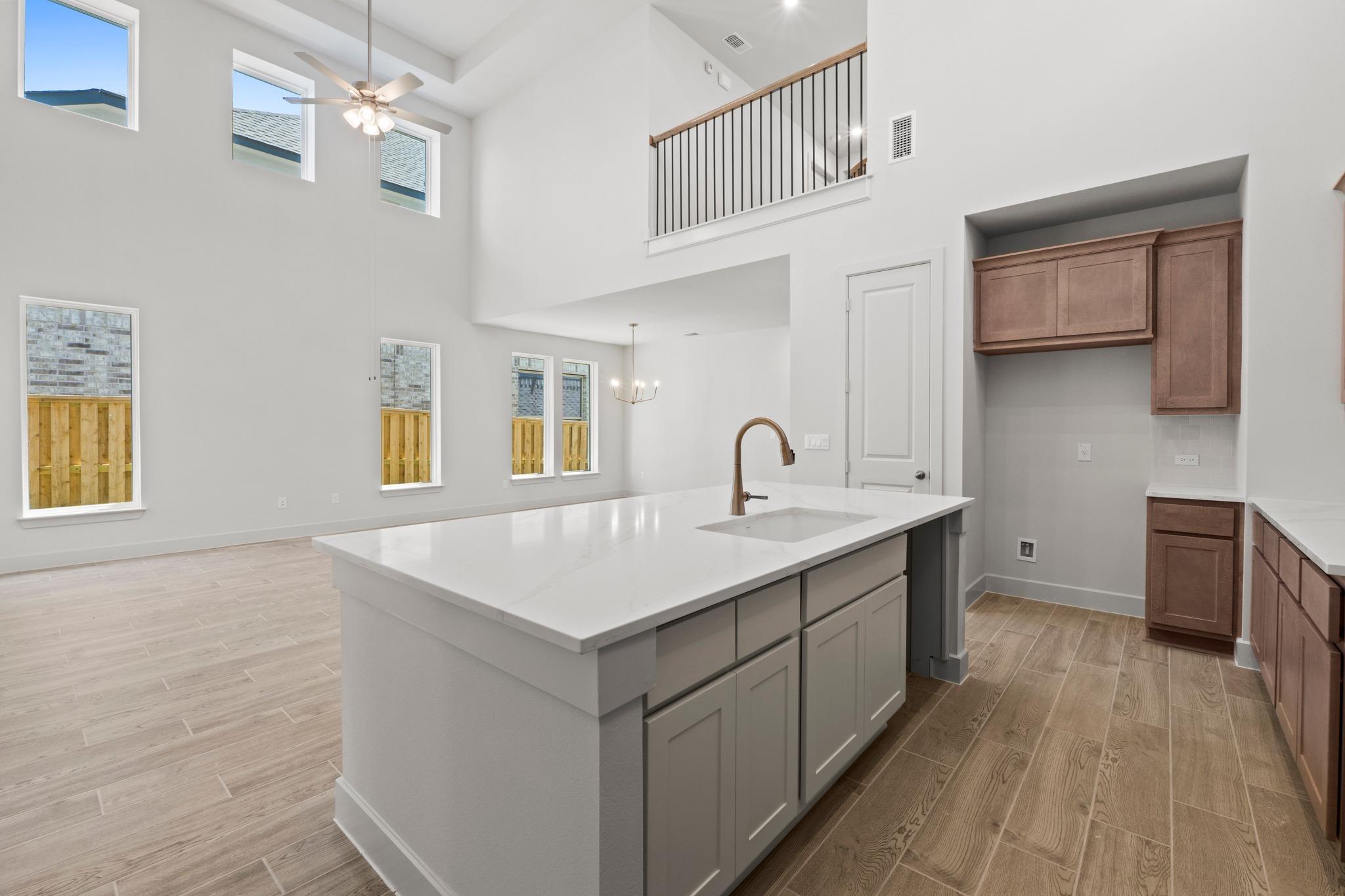 529  Buckaroo Dr, photo 8