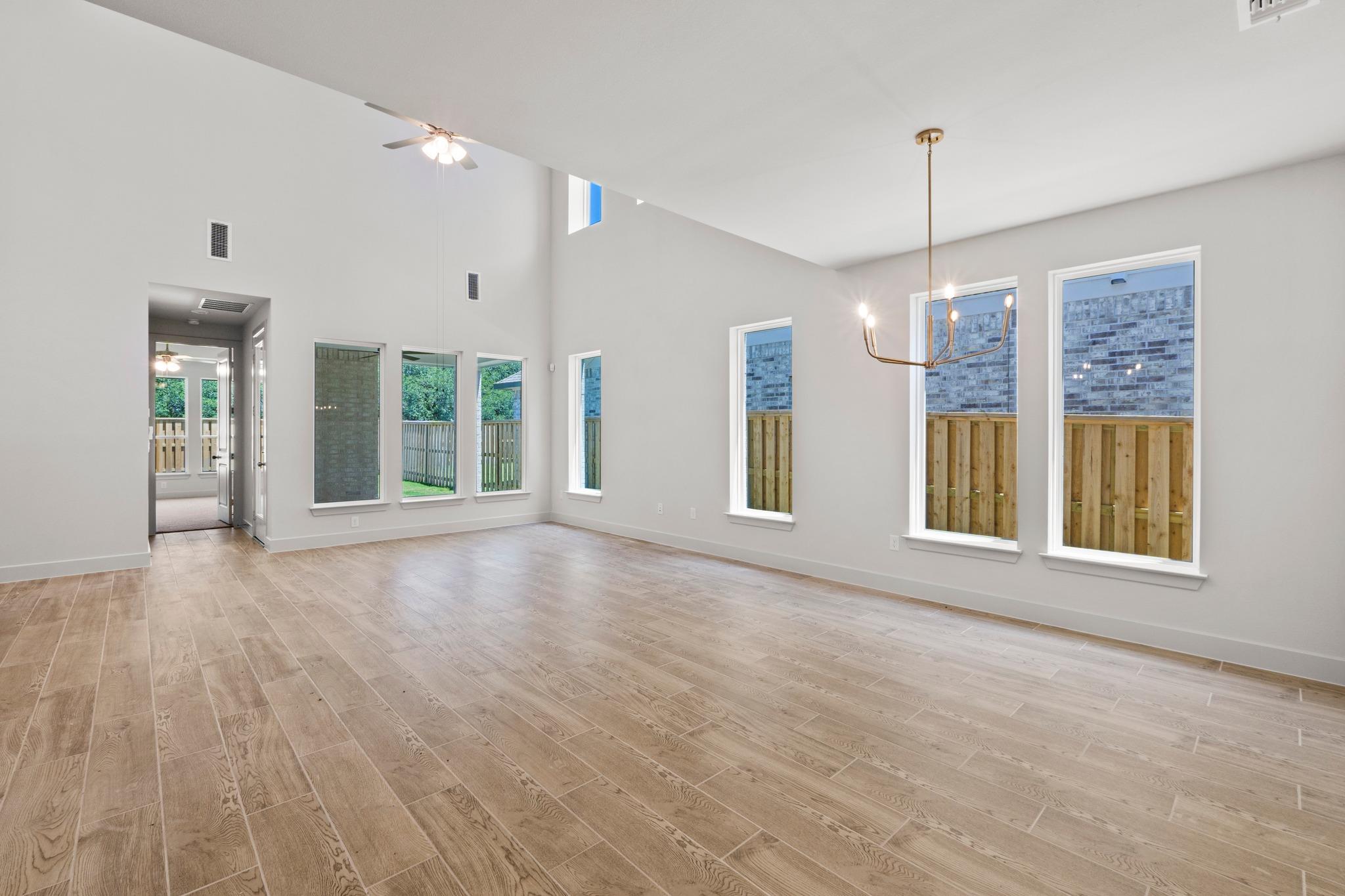 529  Buckaroo Dr, photo 9