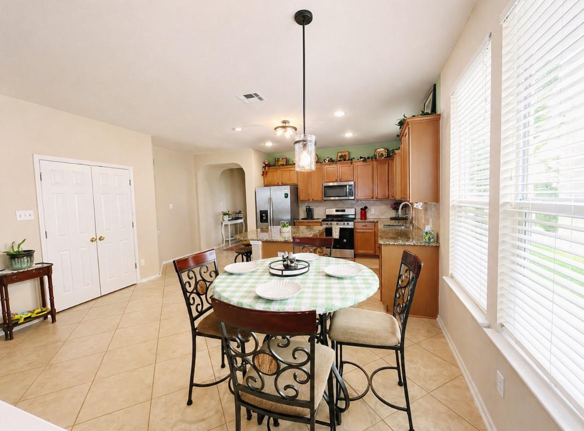 208  Birch Dr, photo 9