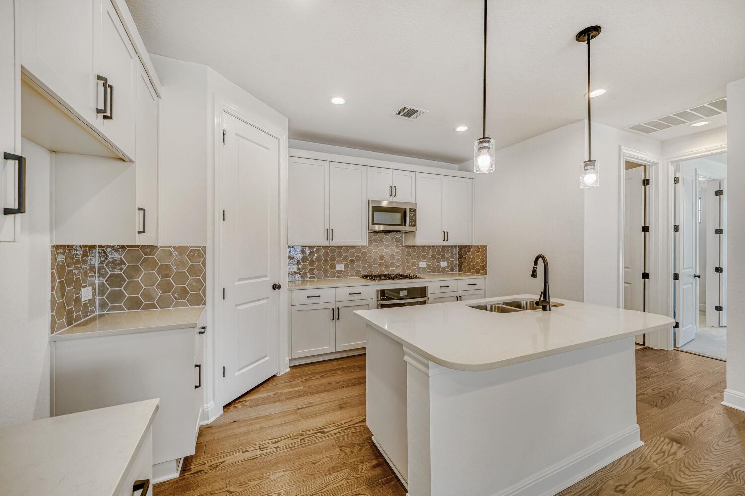 448  Burlington Dr, photo 11