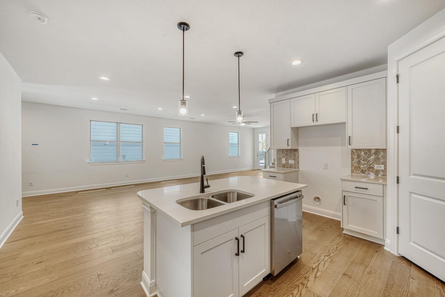 448  Burlington Dr, photo 12