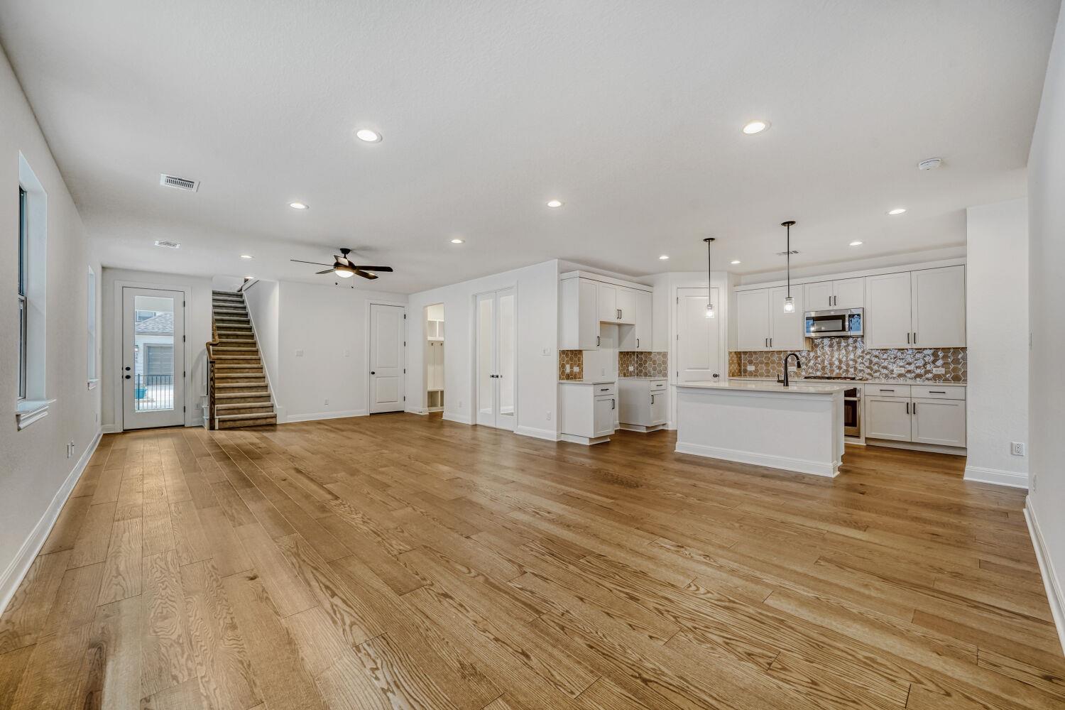 448  Burlington Dr, photo 6