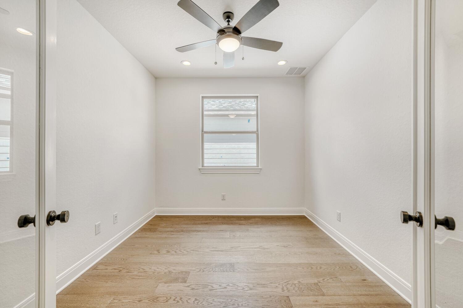 448  Burlington Dr, photo 9