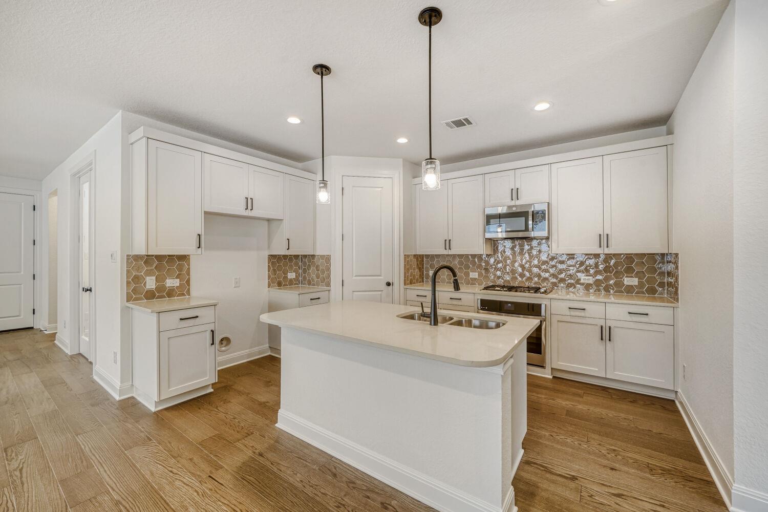 448  Burlington Dr, photo 10