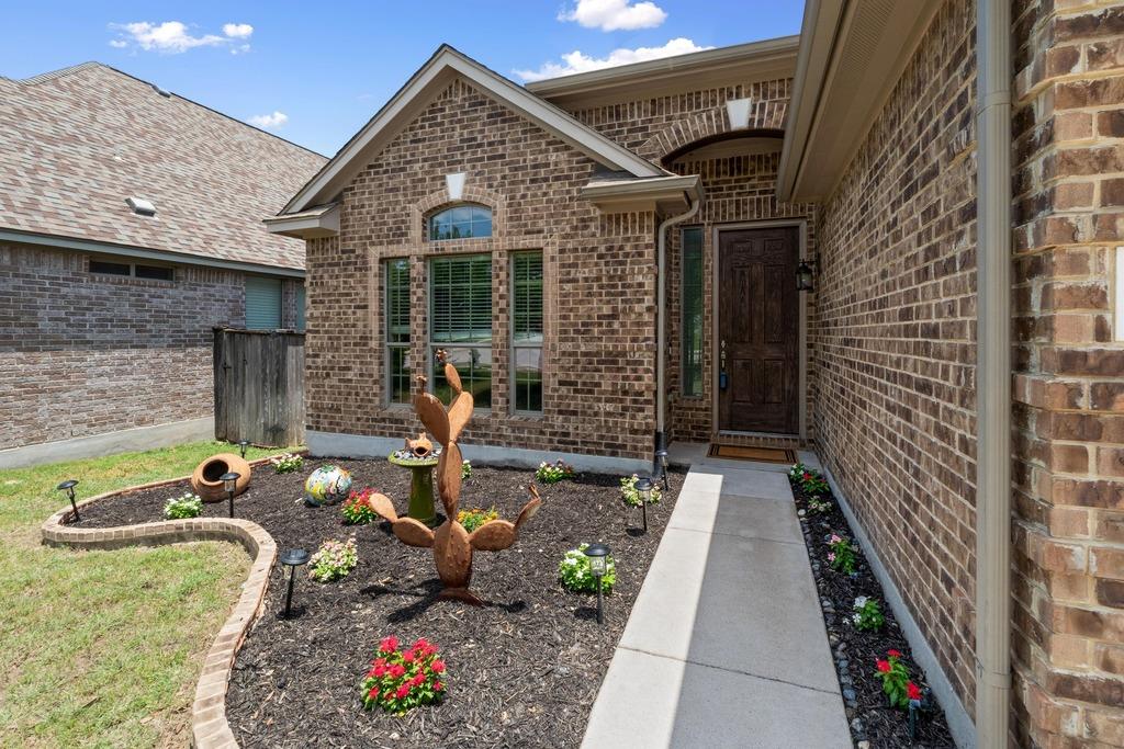 2204  Granite Hill Dr, photo 3