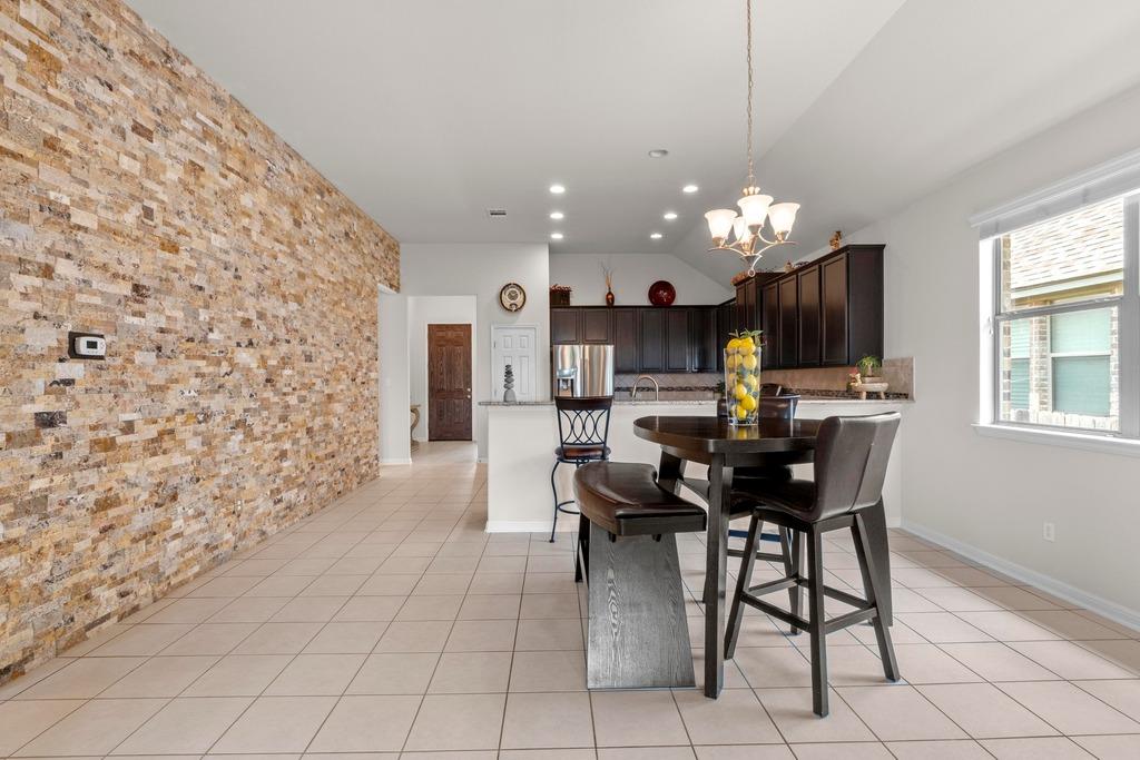 2204  Granite Hill Dr, photo 9