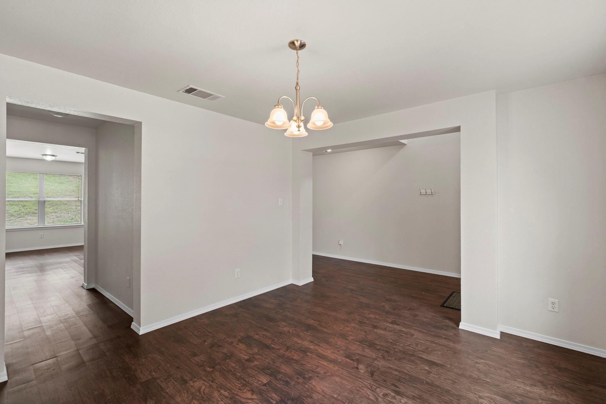 208  Dandelion Loop, photo 11