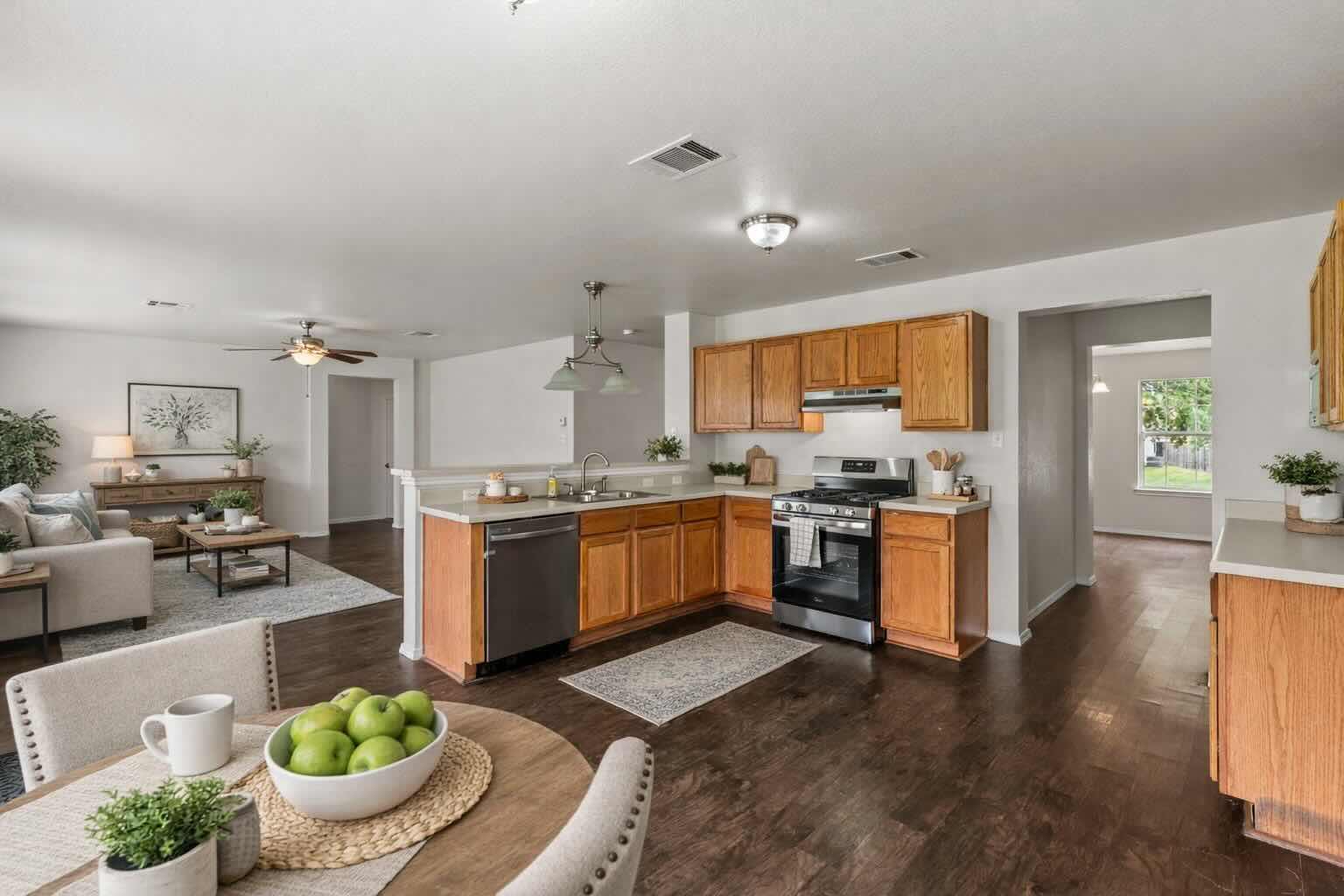 208  Dandelion Loop, photo 4