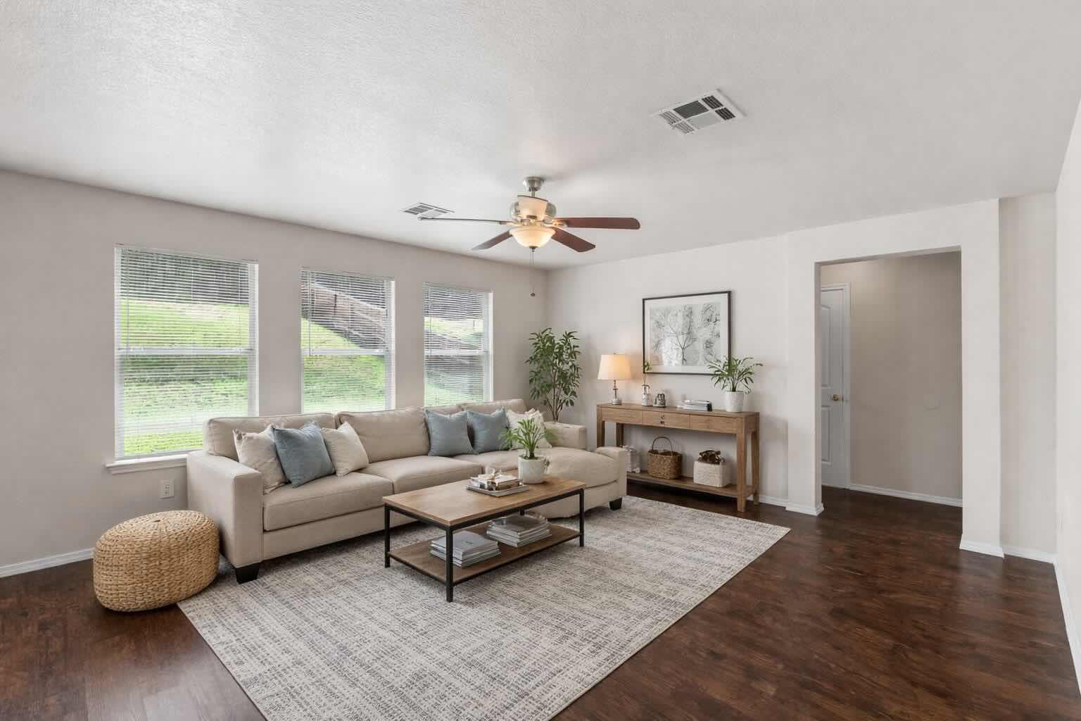 208  Dandelion Loop, photo 5