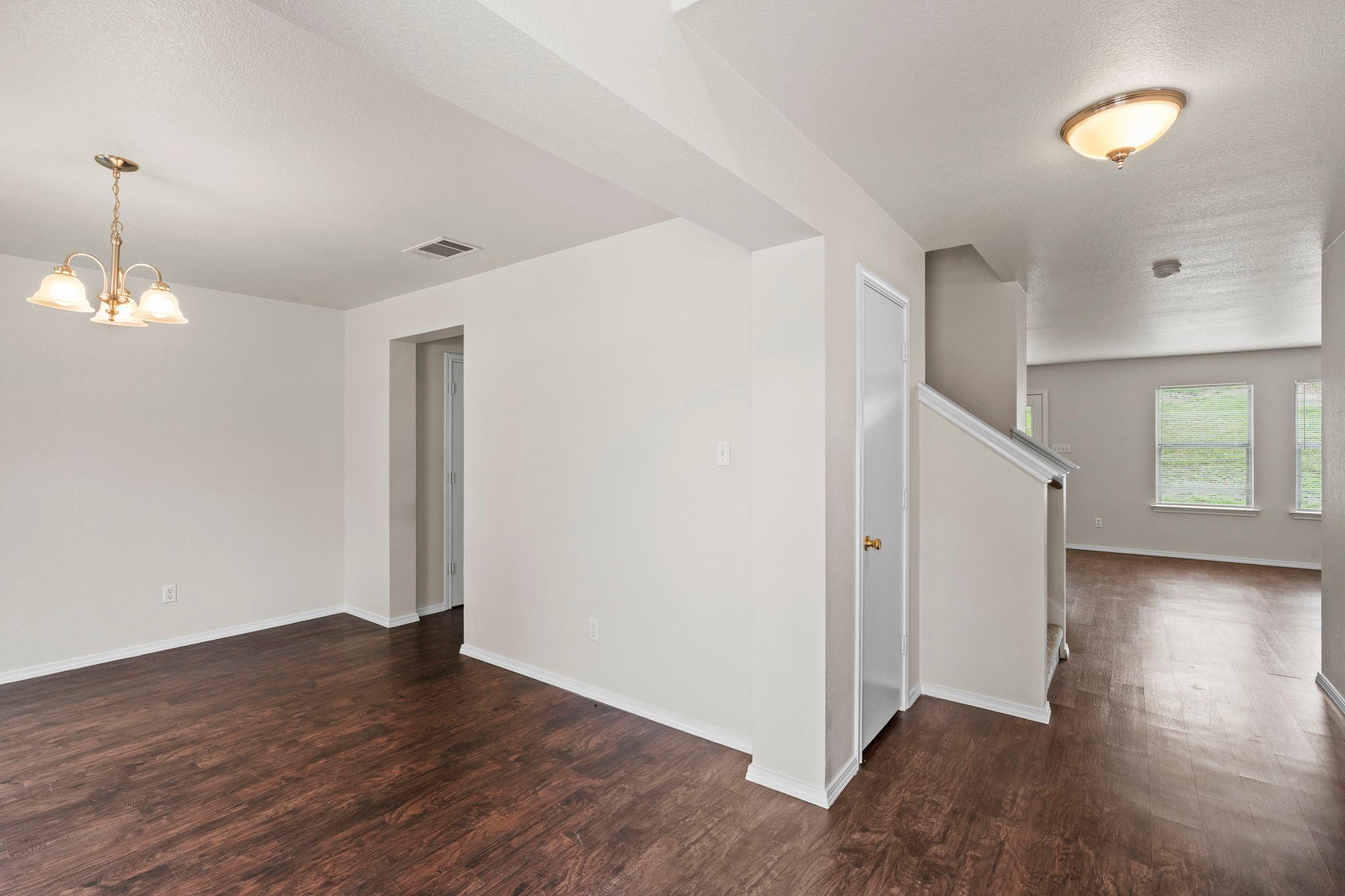 208  Dandelion Loop, photo 9