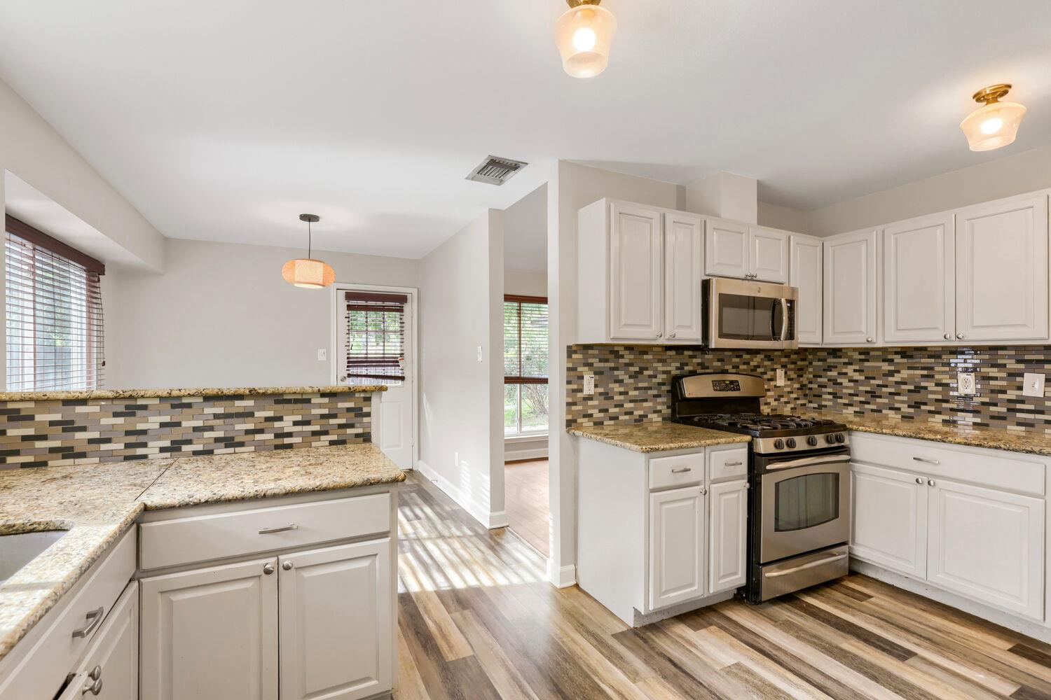 409  Kathleen Ln, photo 11