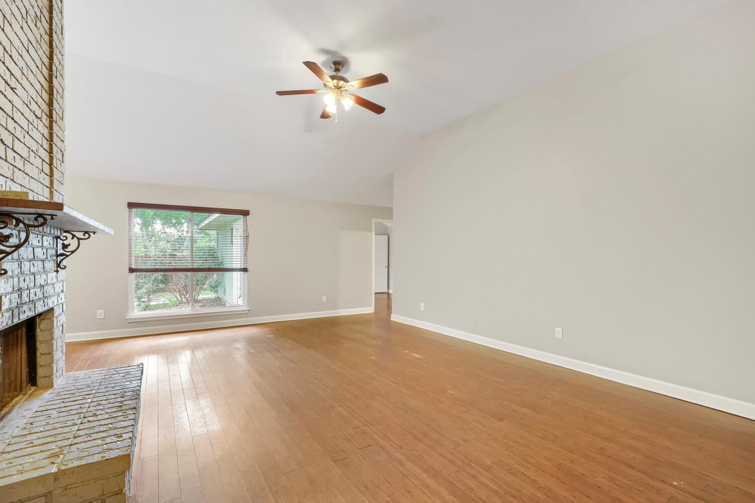 409  Kathleen Ln, photo 5