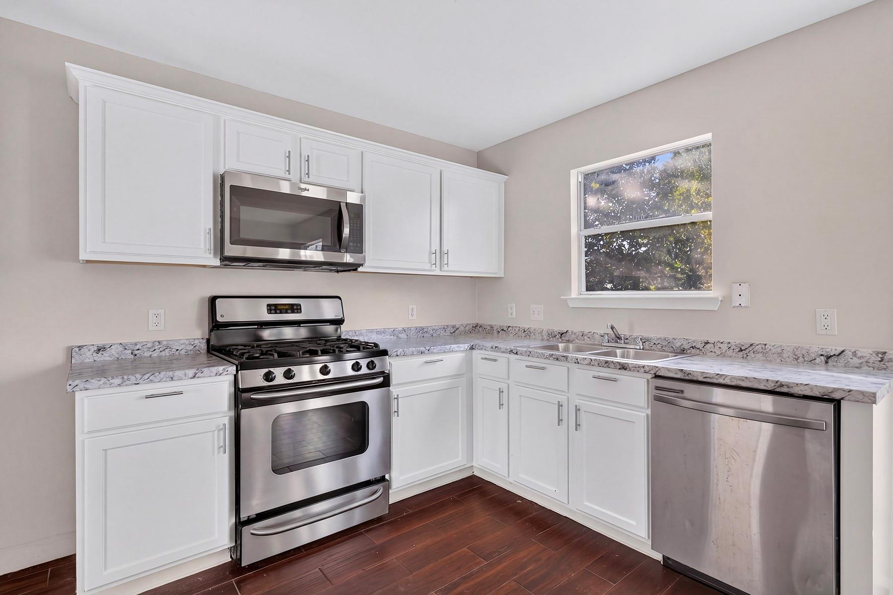172  Discovery None, photo 8