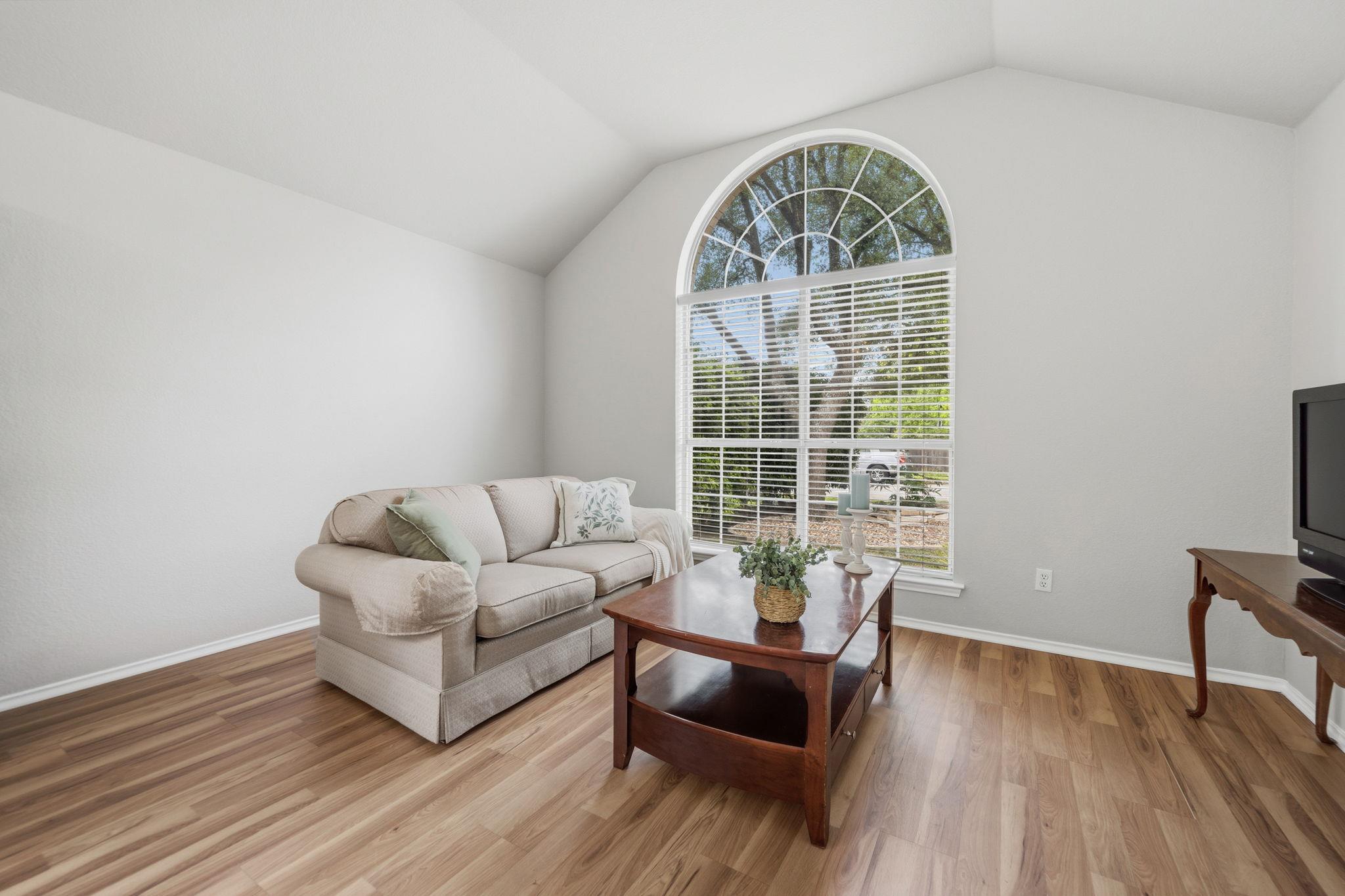 3704  Kissman Dr, photo 5