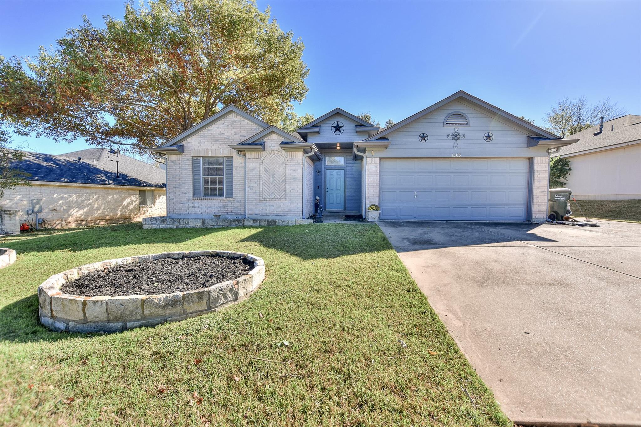 1503  Barcus Dr, photo 2