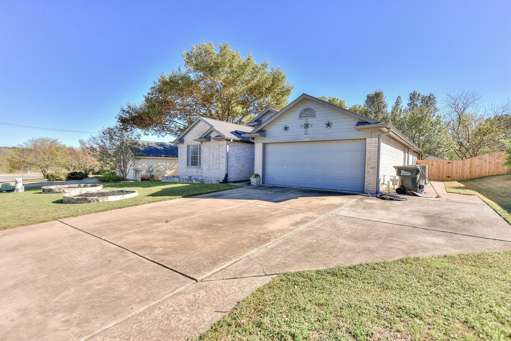 1503  Barcus Dr, photo 3