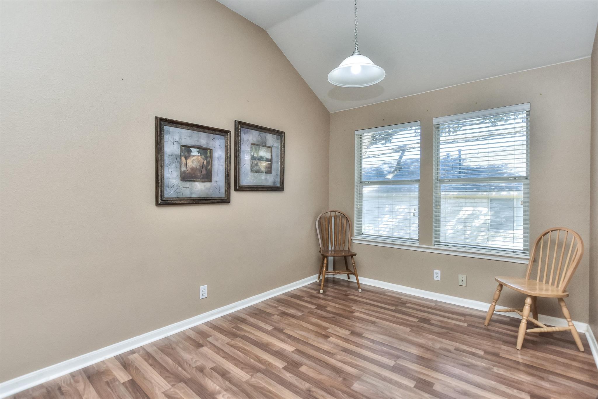 1503  Barcus Dr, photo 9