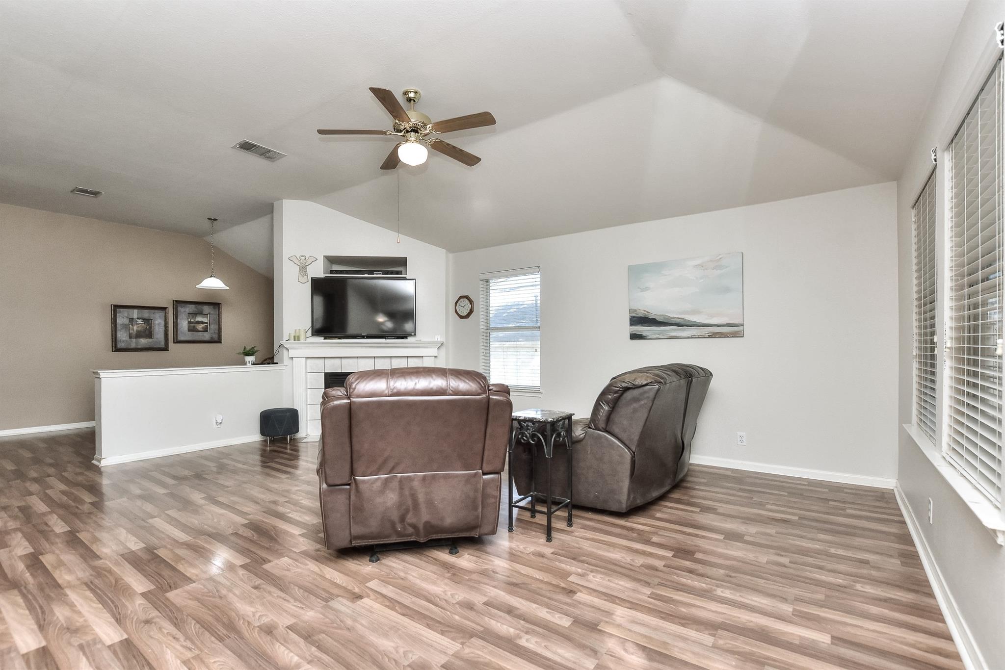 1503  Barcus Dr, photo 10