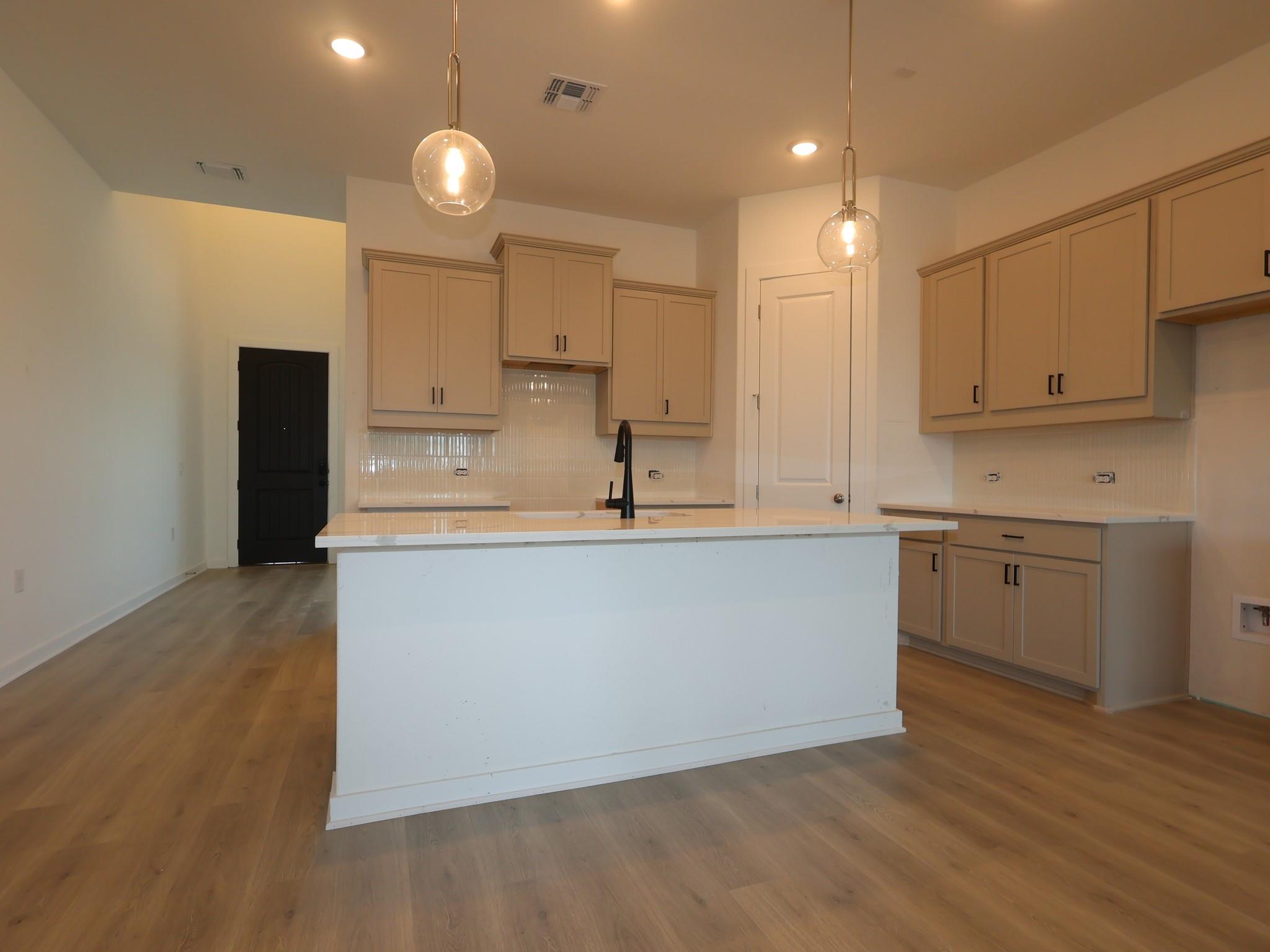 261  Callahan Loop, photo 9
