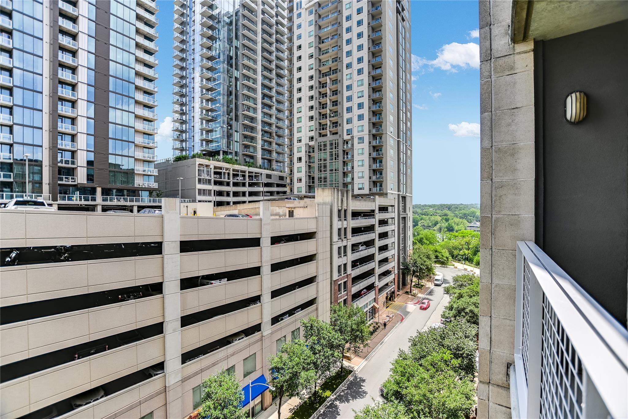 54  Rainey St  #811, photo 12