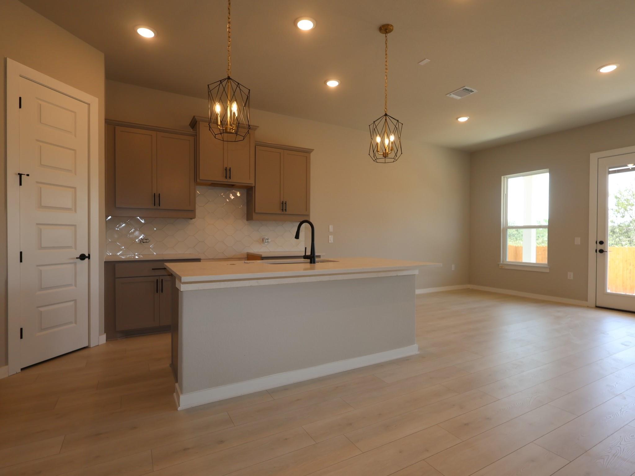275  Callahan Loop, photo 2