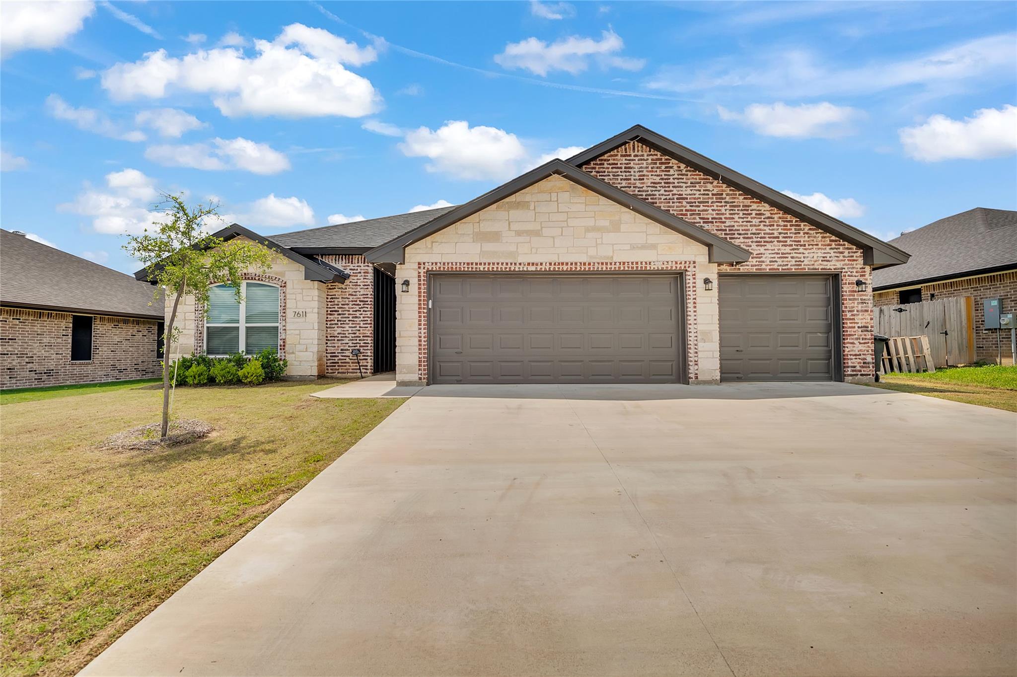 7611  Iridium Dr, photo 2