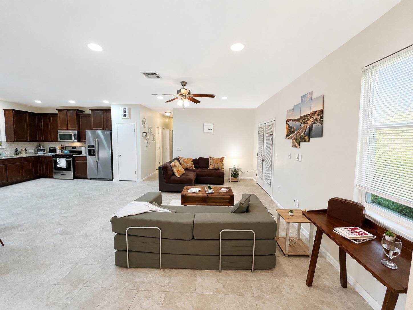 587  Twisted Oaks Ln, photo 6