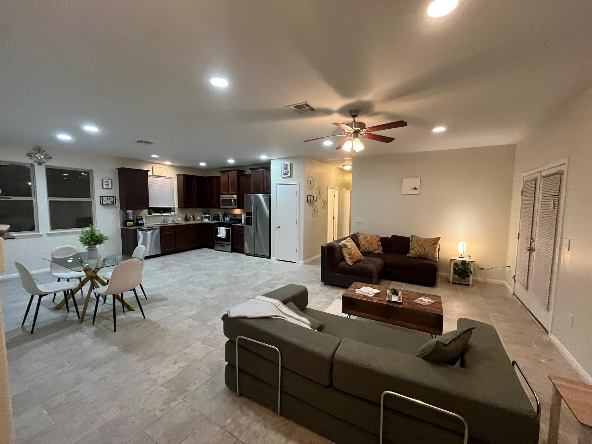 587  Twisted Oaks Ln, photo 8