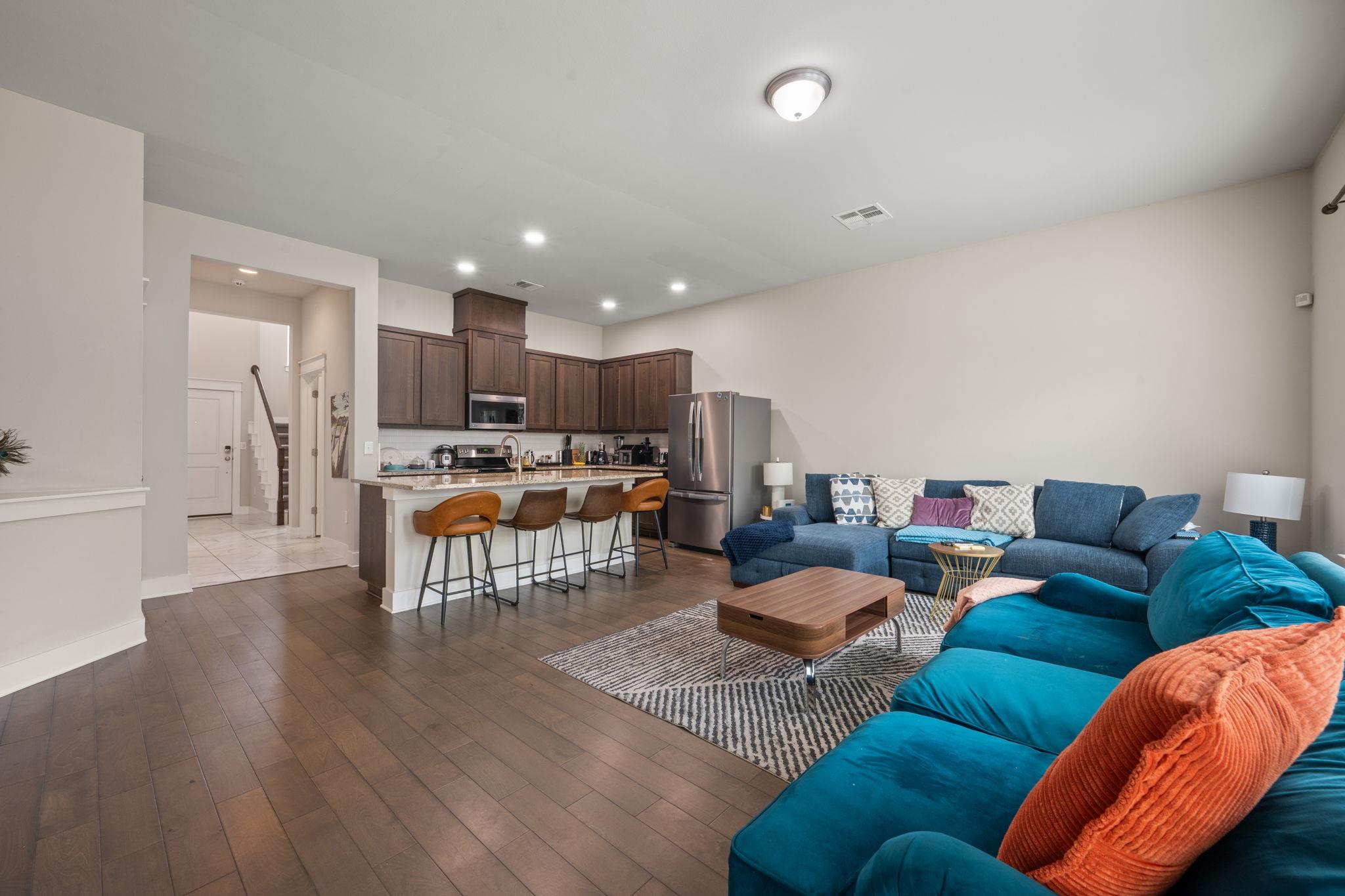 13501  Metric Blvd  #14, photo 7