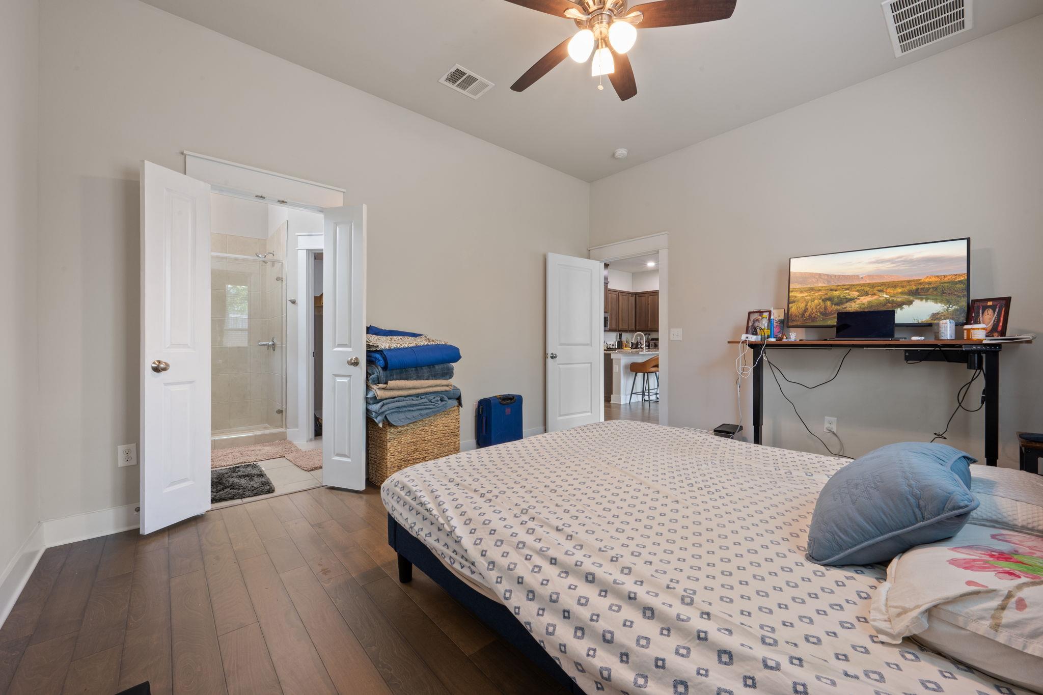 13501  Metric Blvd  #14, photo 9