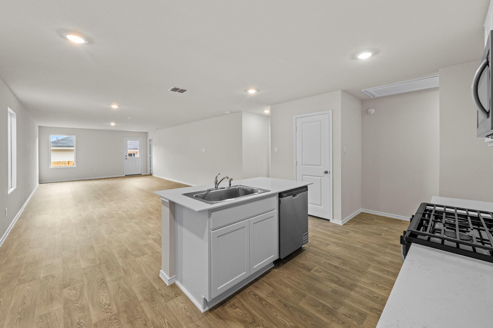 196  Surrey Oaks None, photo 4