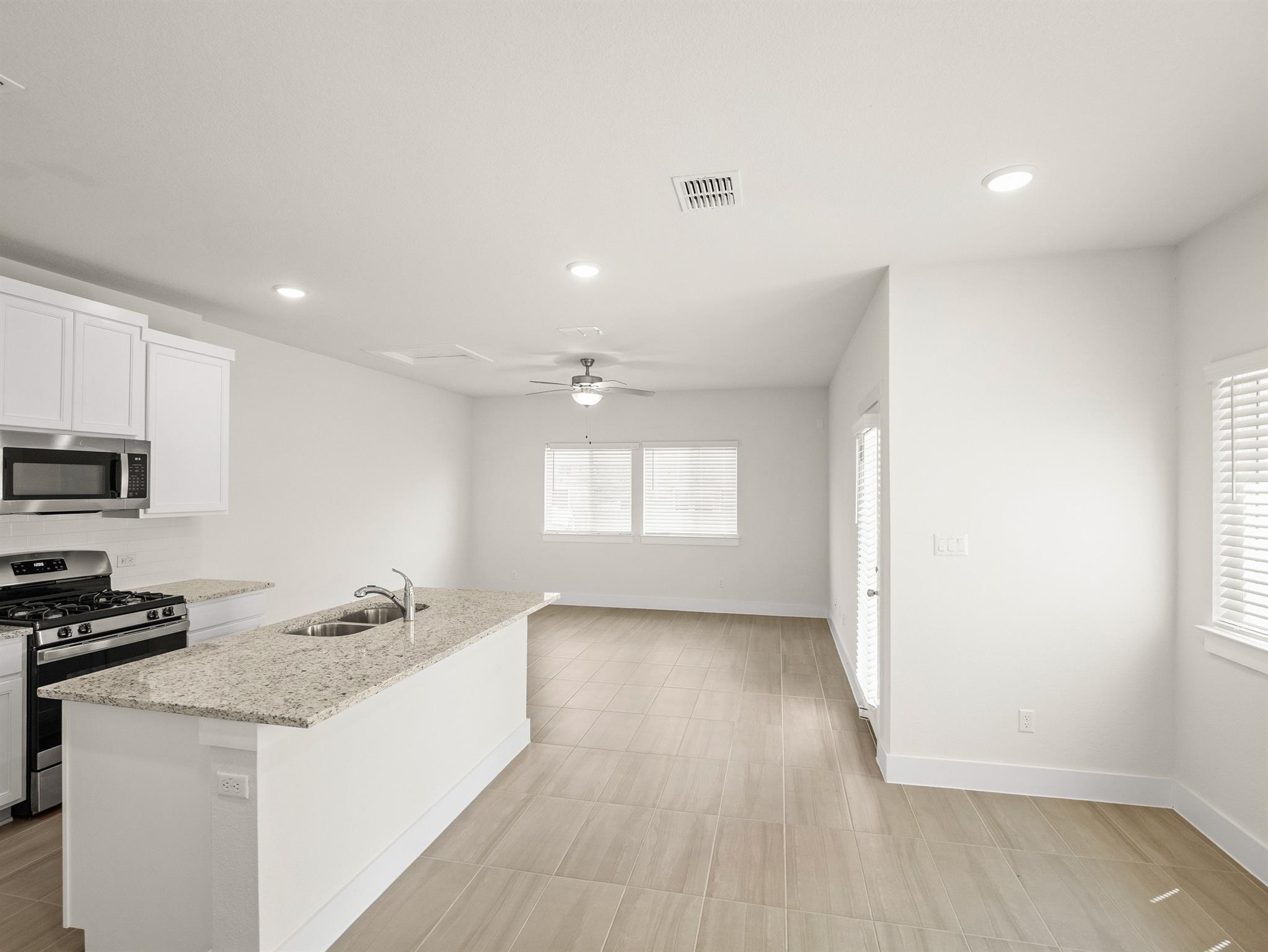 145  Yearling Way, photo 3