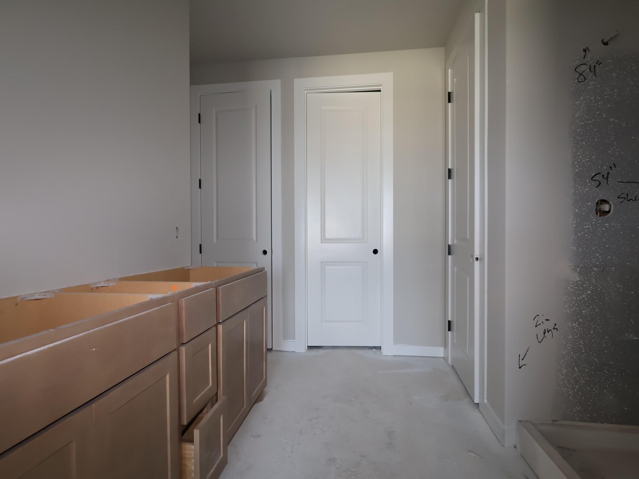 635  Clarissa St, photo 8