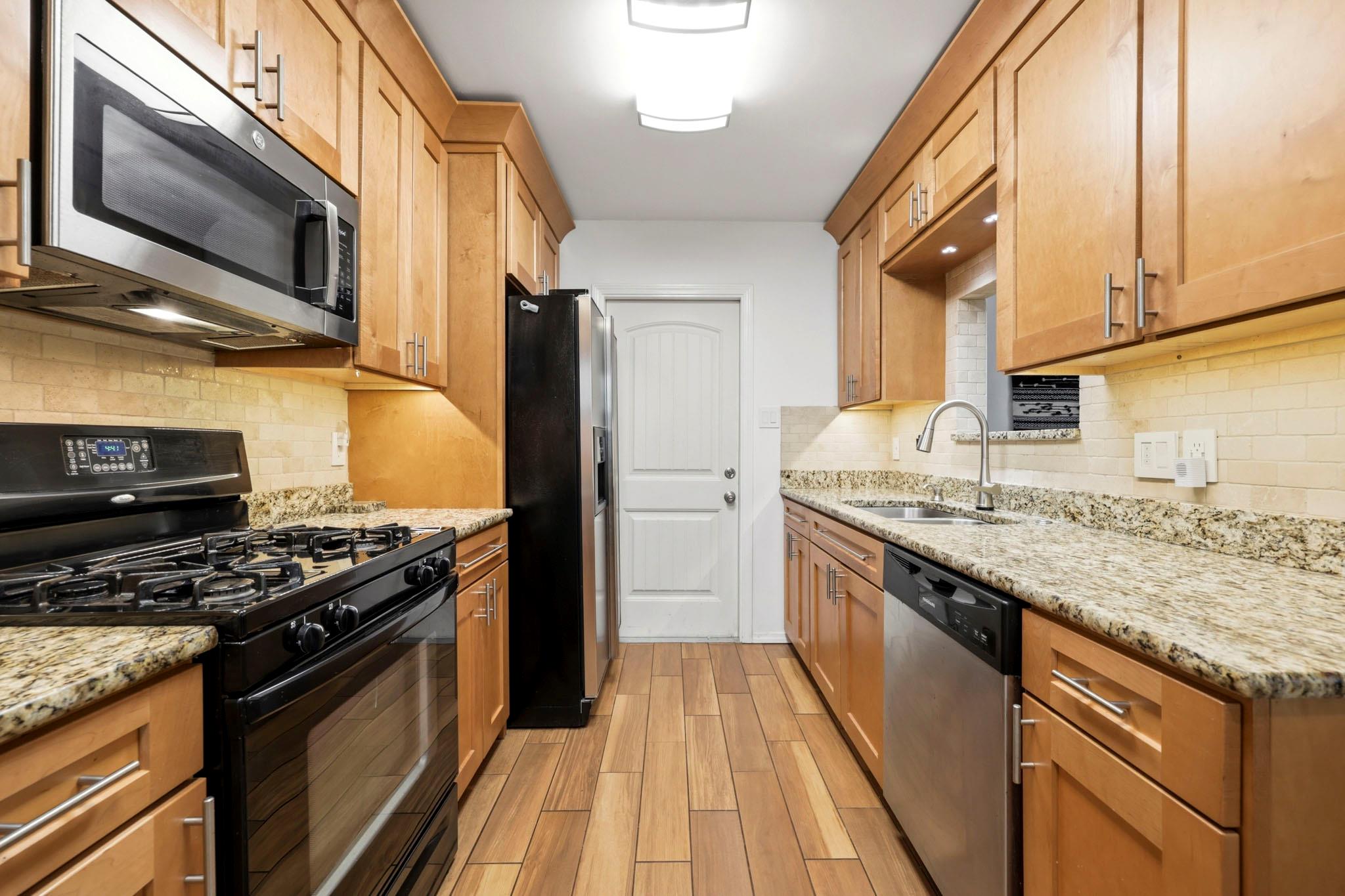 7106  Moat Cv, photo 12