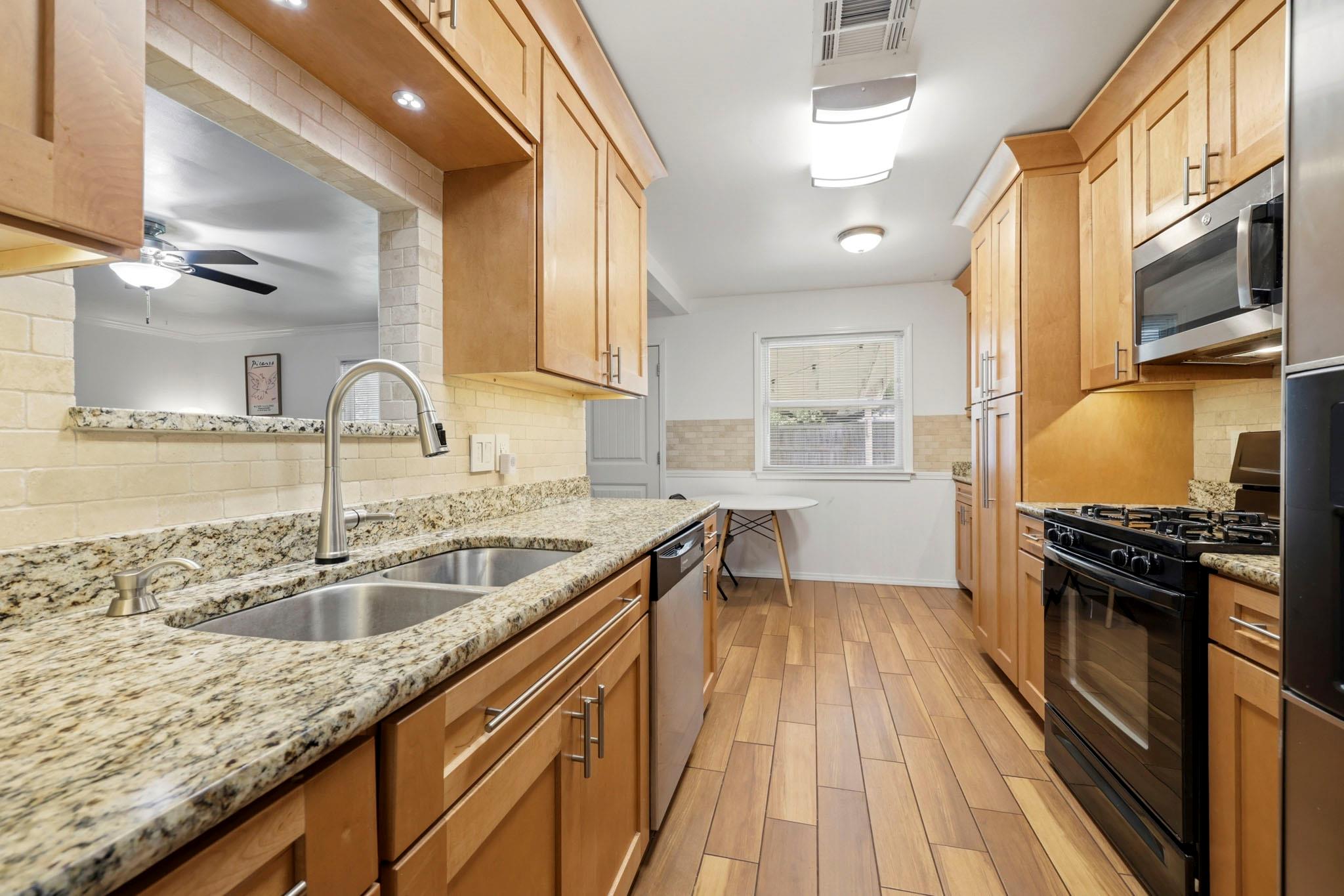 7106  Moat Cv, photo 9