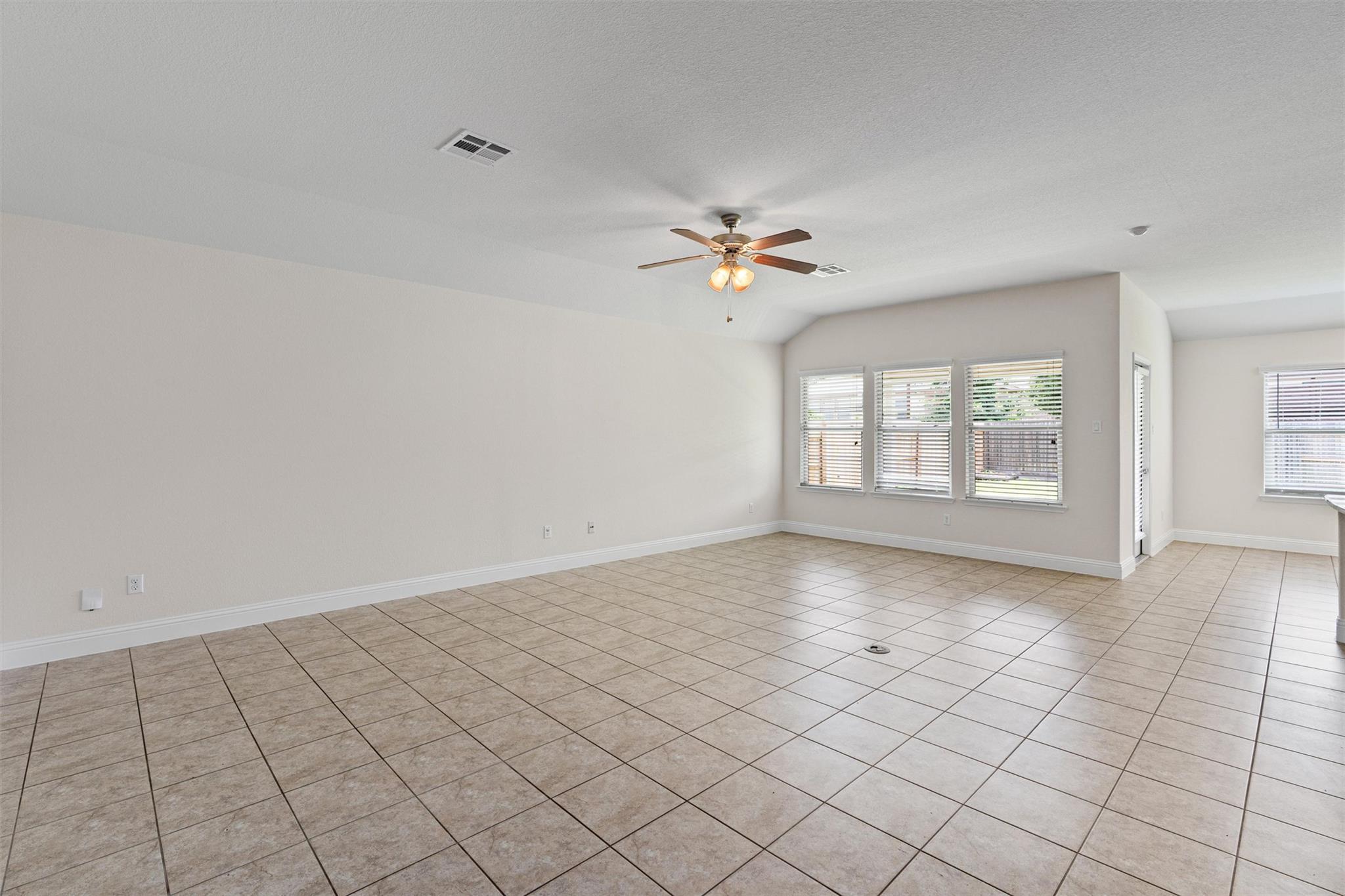 3021  Angelina Ct, photo 6