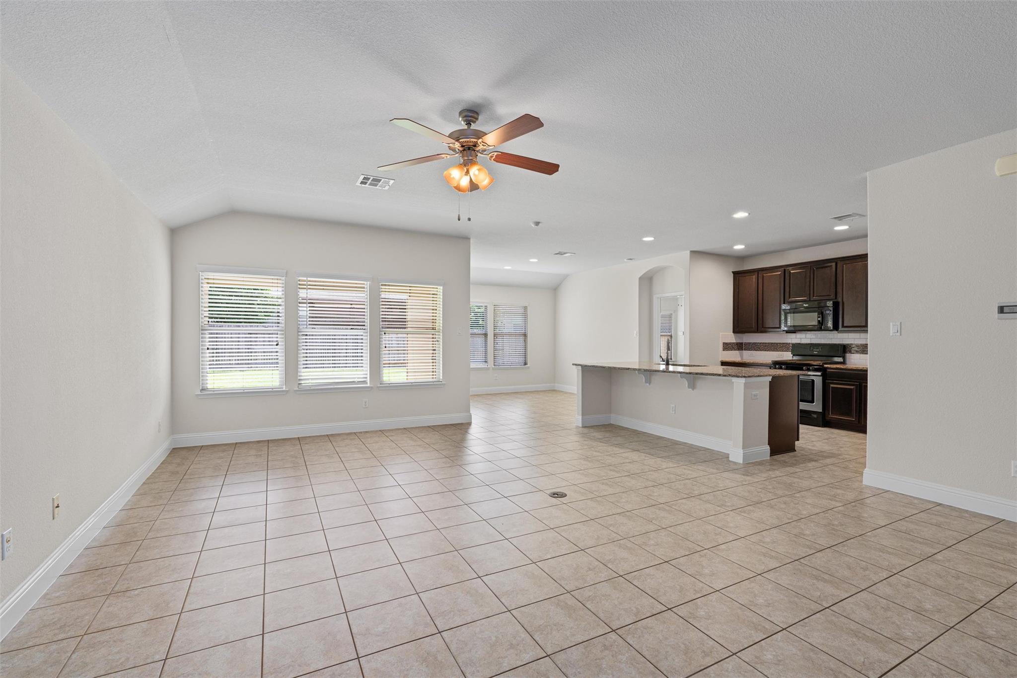 3021  Angelina Ct, photo 8