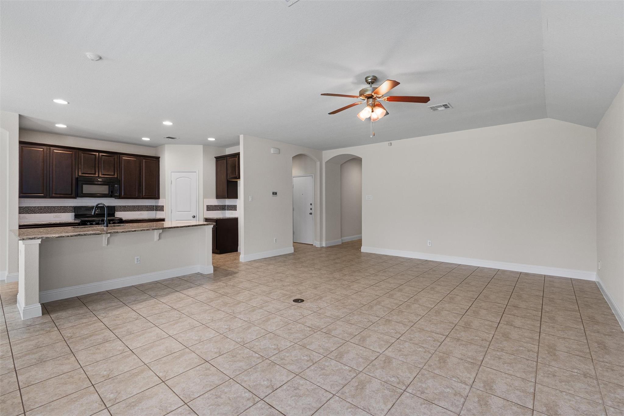 3021  Angelina Ct, photo 9