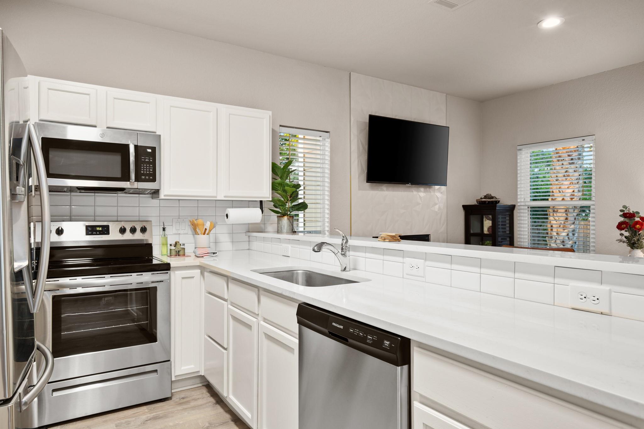 2534  Georgian Dr, photo 10