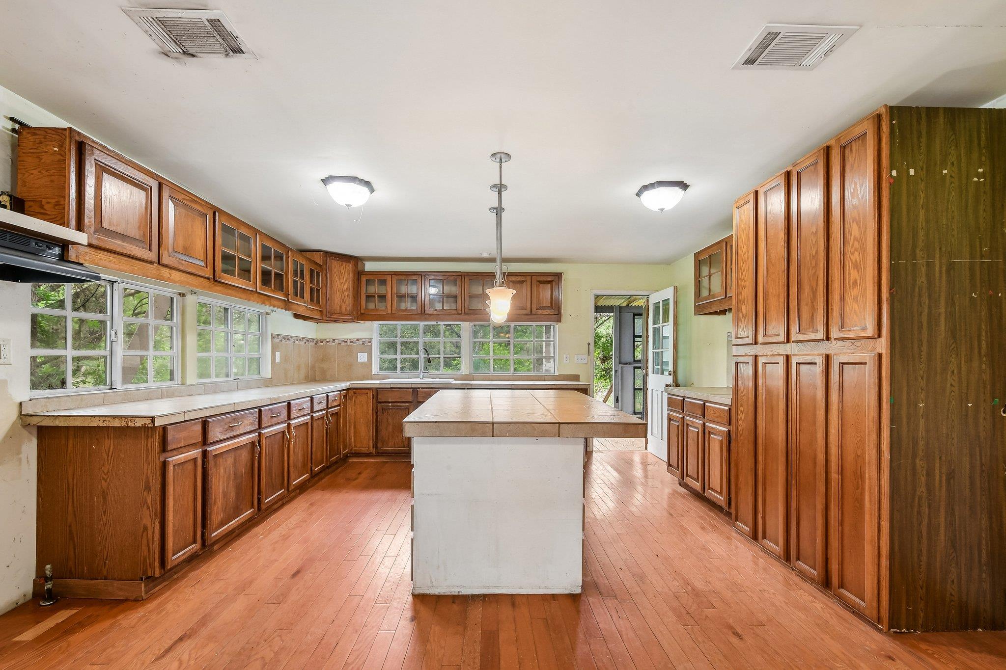 116  Hart Ln, photo 11