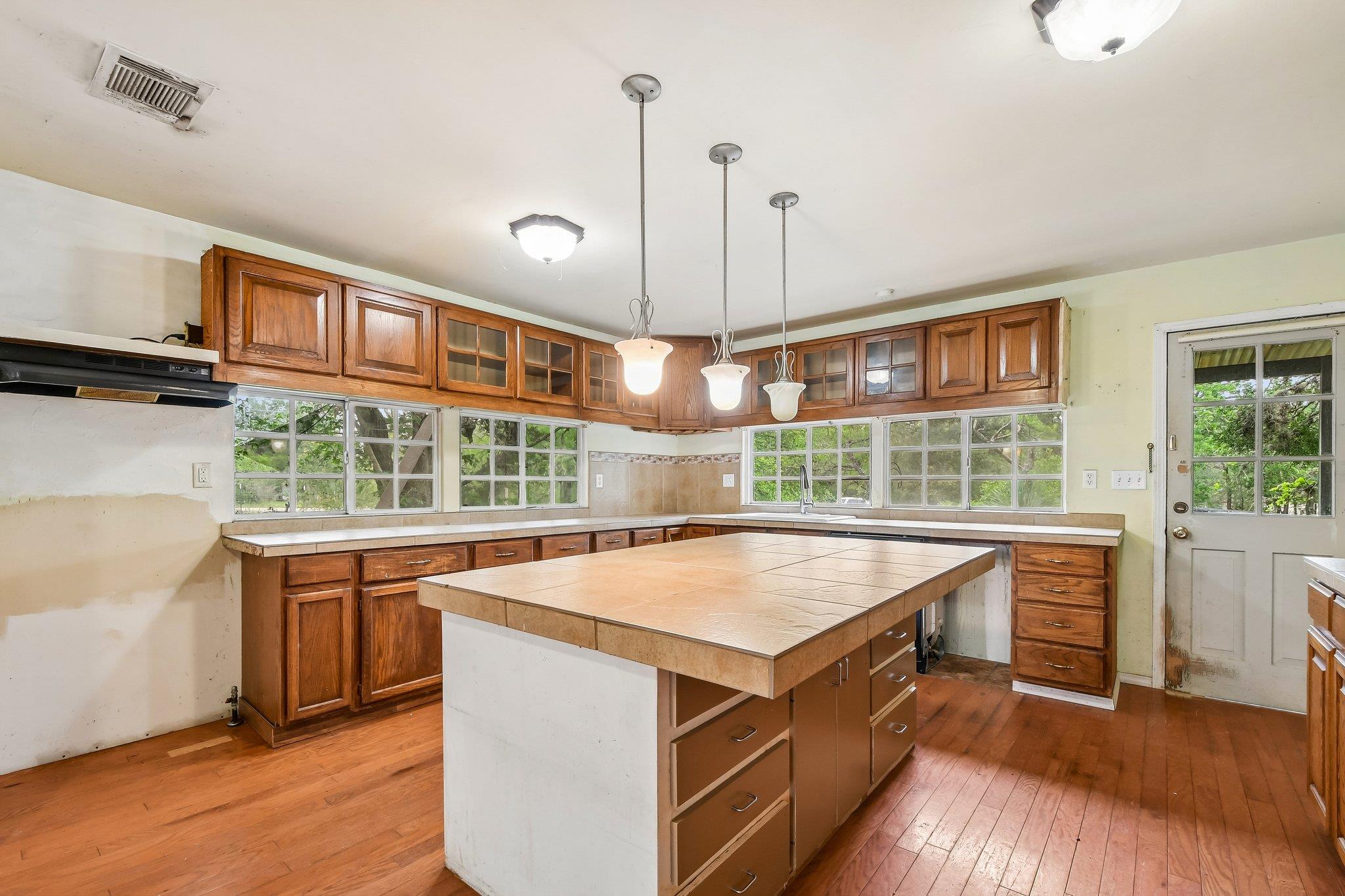 116  Hart Ln, photo 12
