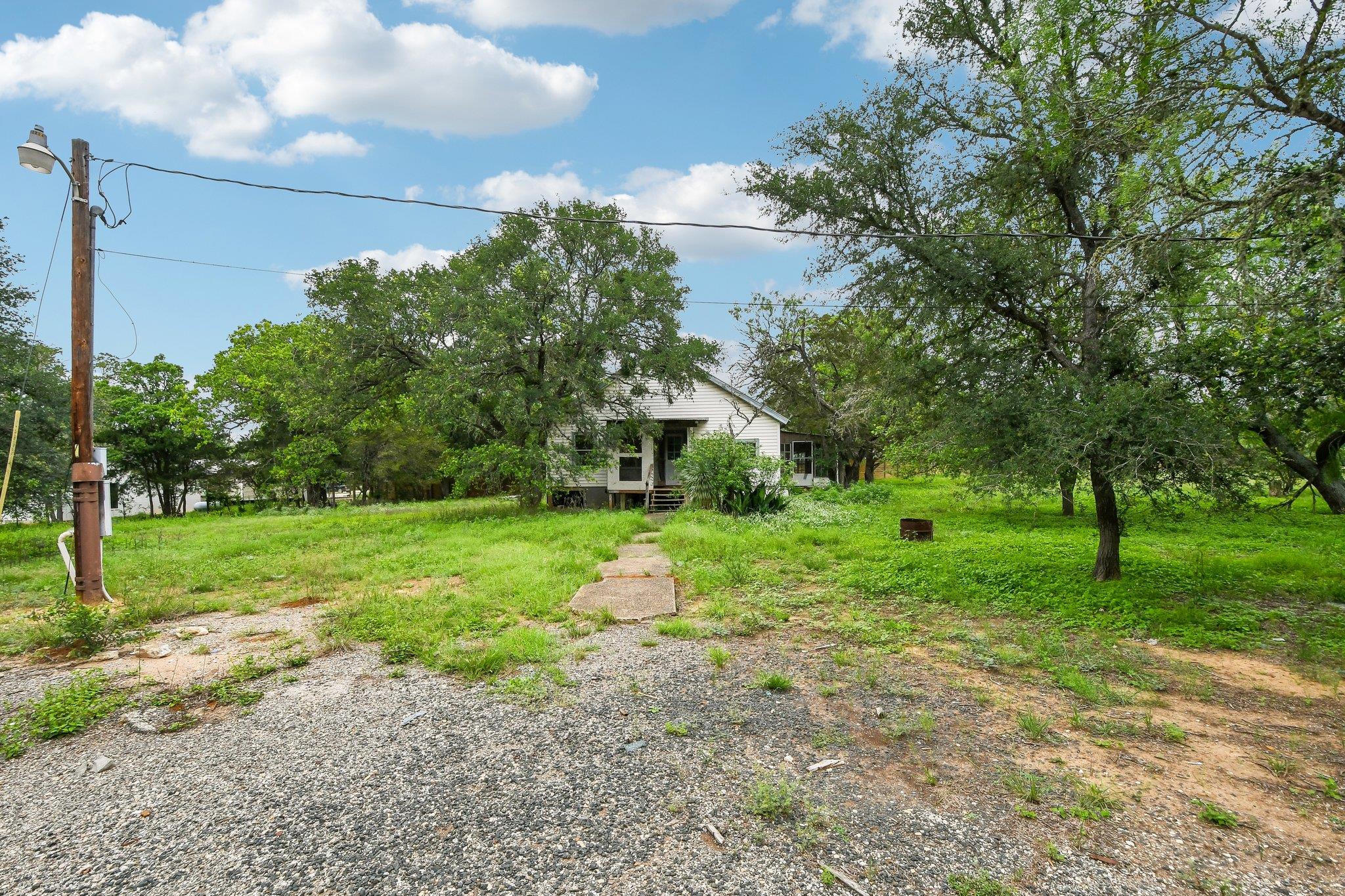 116  Hart Ln, photo 3