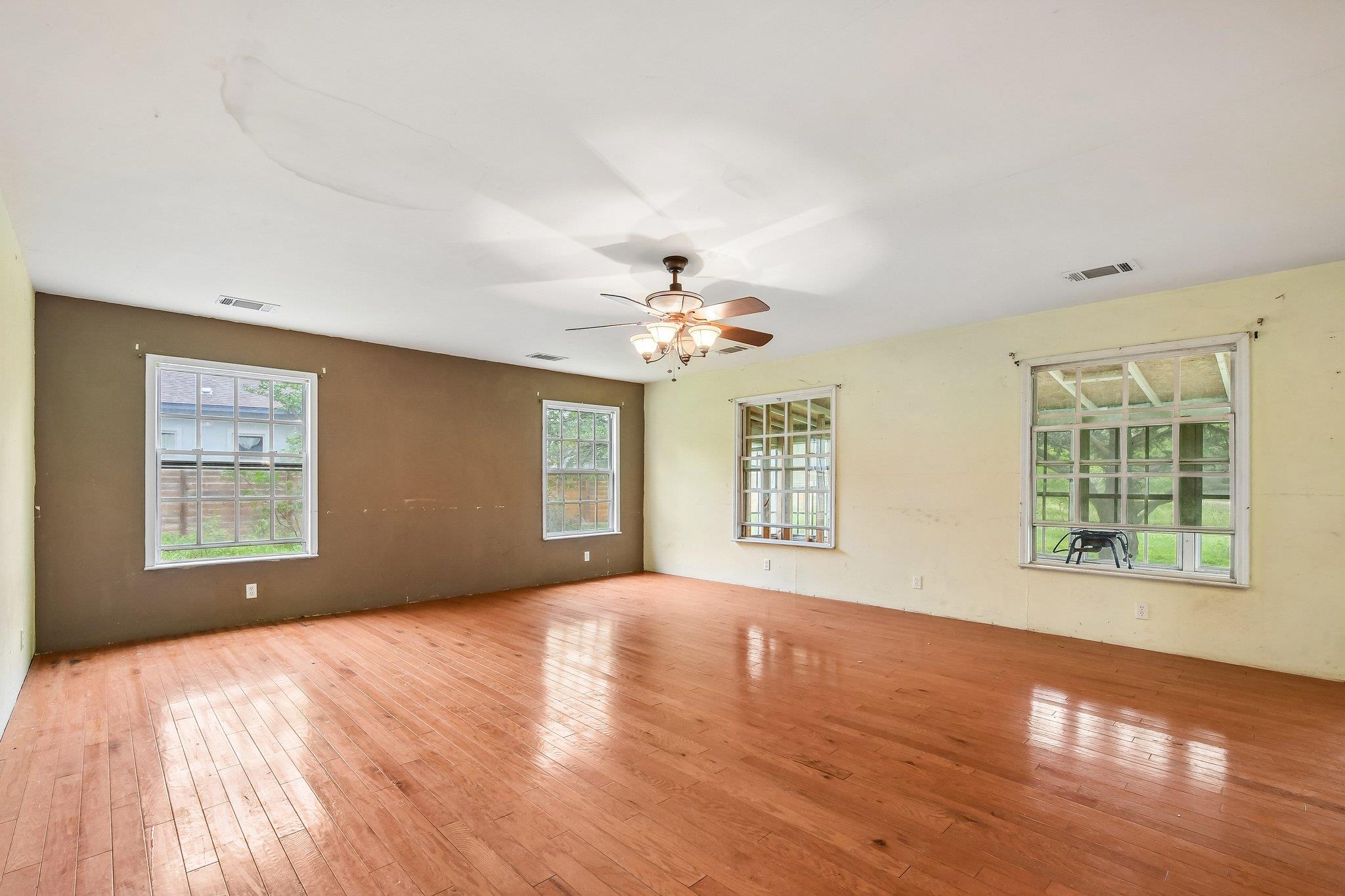 116  Hart Ln, photo 8