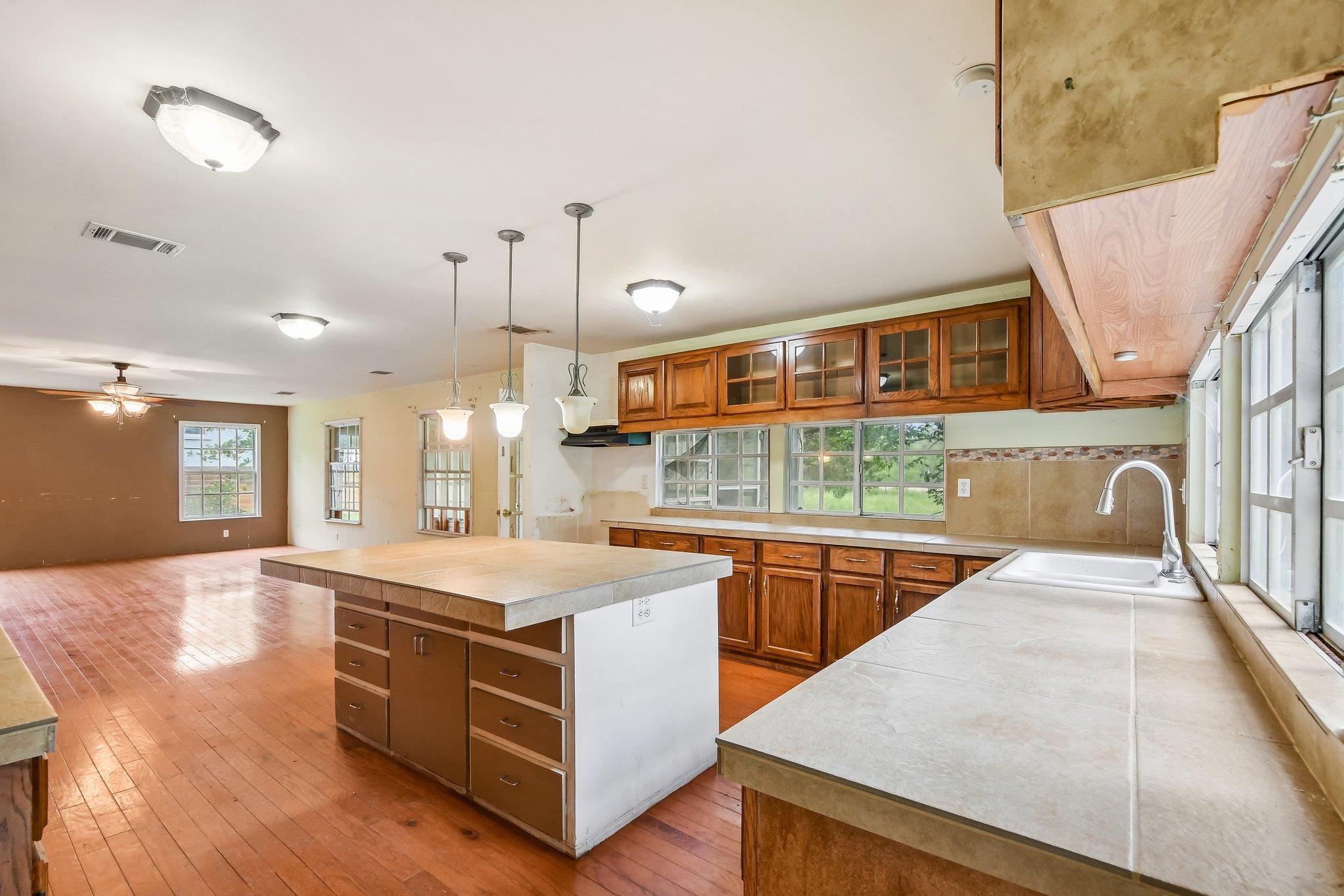 116  Hart Ln, photo 10