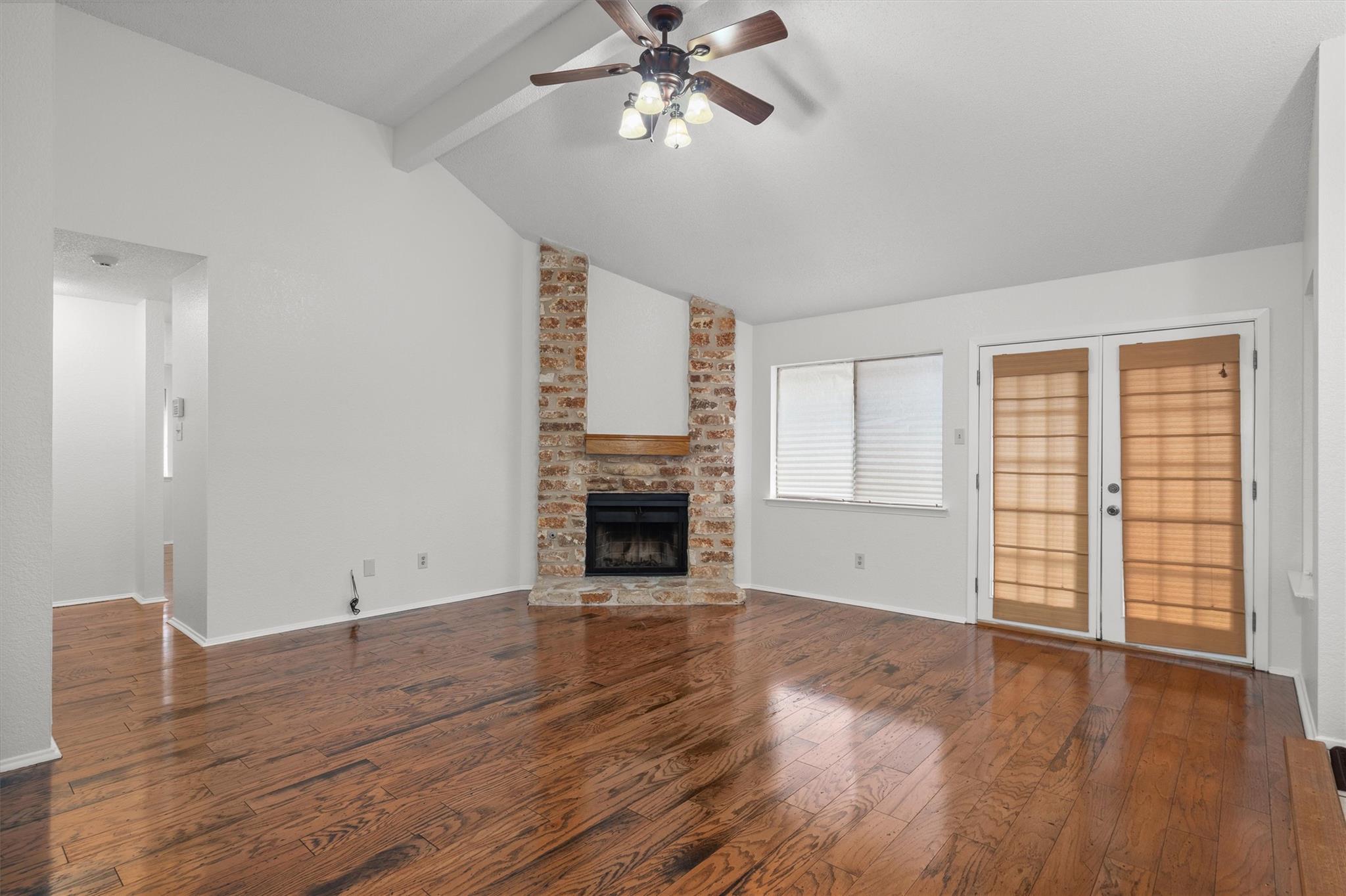 16811  Village Oak Loop, photo 3