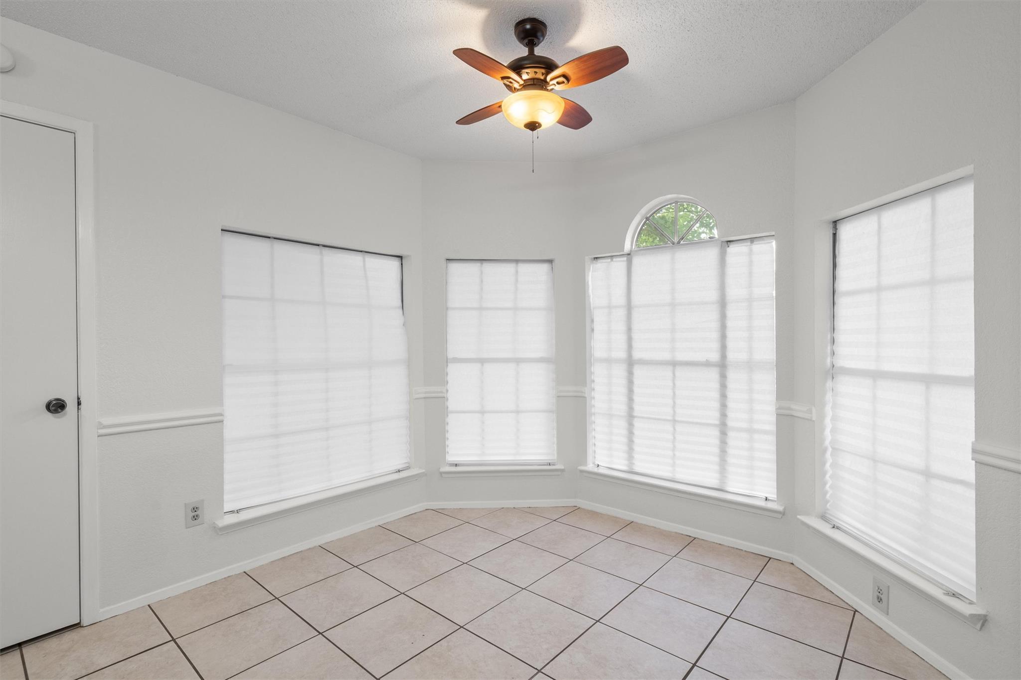 16811  Village Oak Loop, photo 5