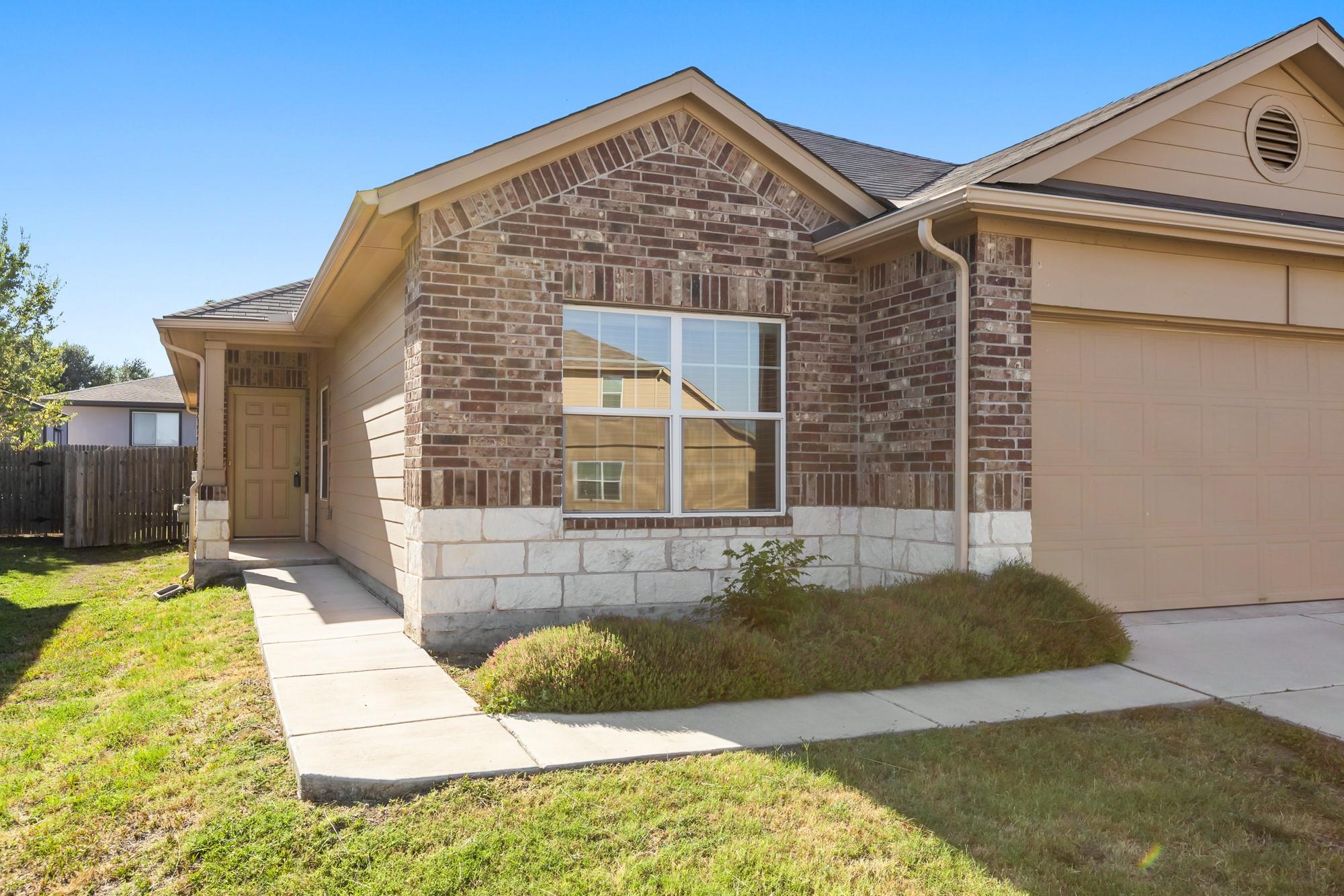 365  Cibolo Creek Dr, photo 2