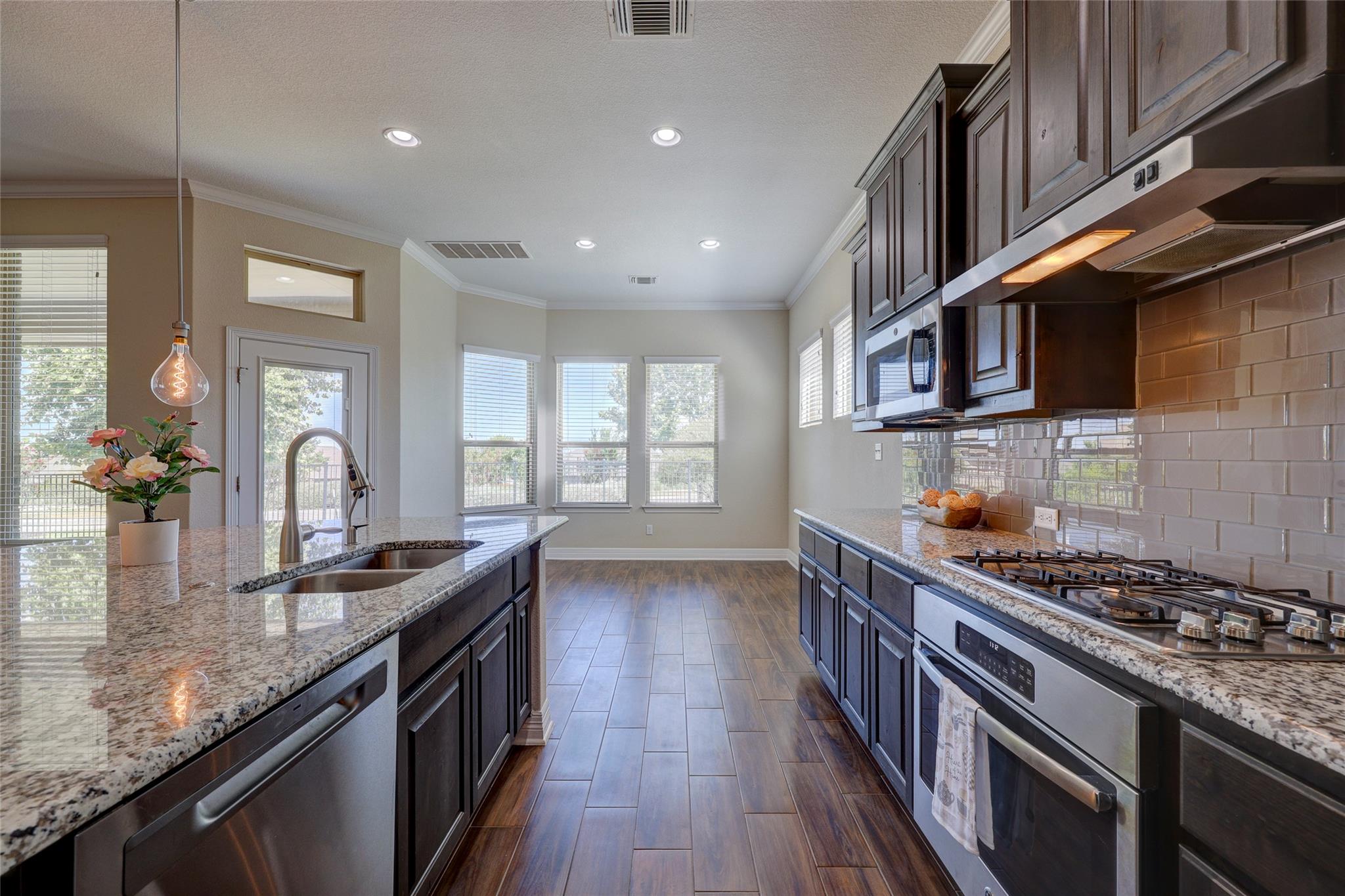 409  Betony Loop, photo 11